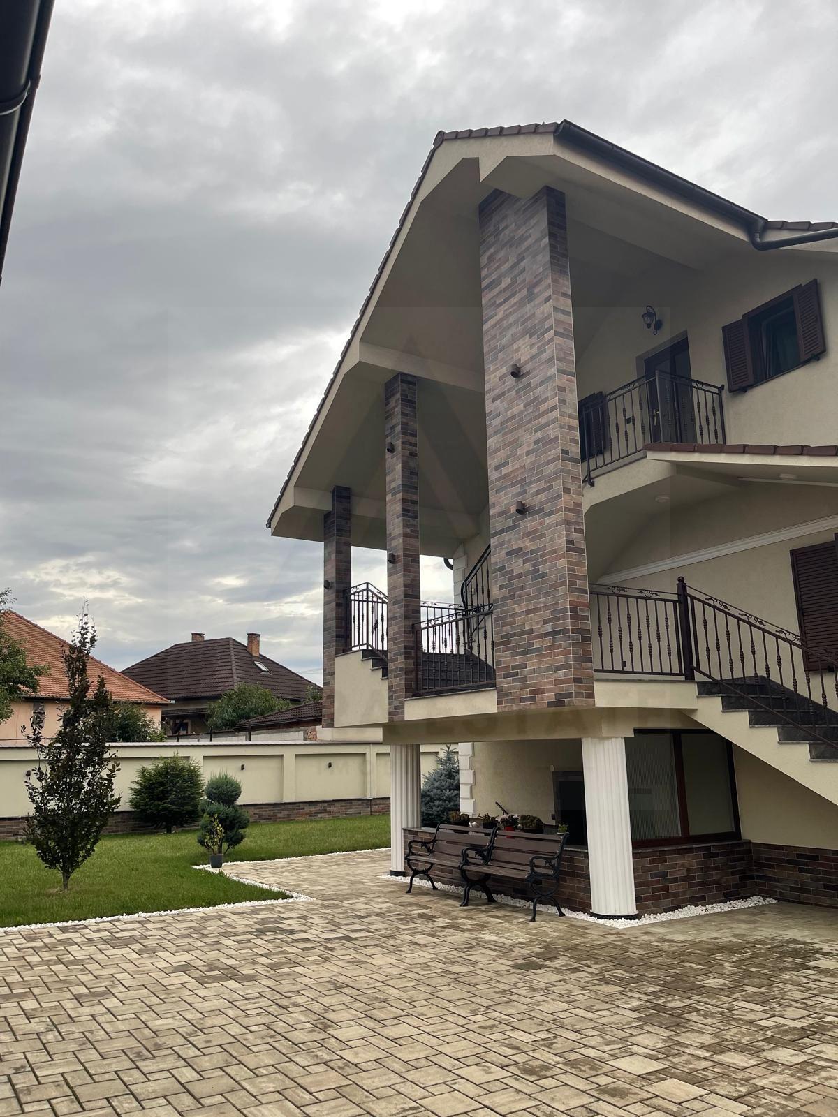 Vila 360 mp utili super exclusivista si teren 750 mp in Sibiu - 1