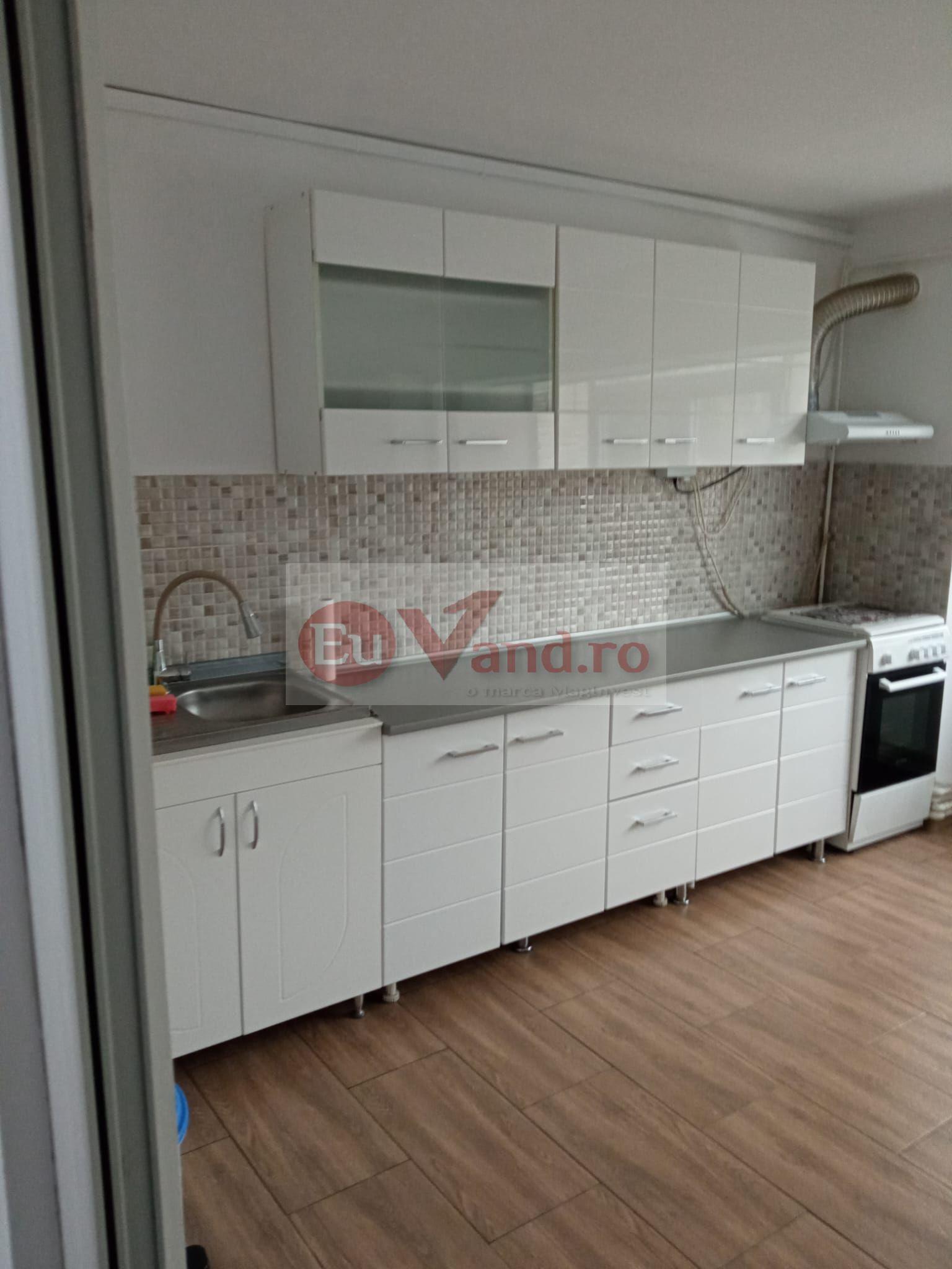 De inchiriat apartament cu 3 camere ICF, langa Scoala nr. 12, parter, 500 E - 8