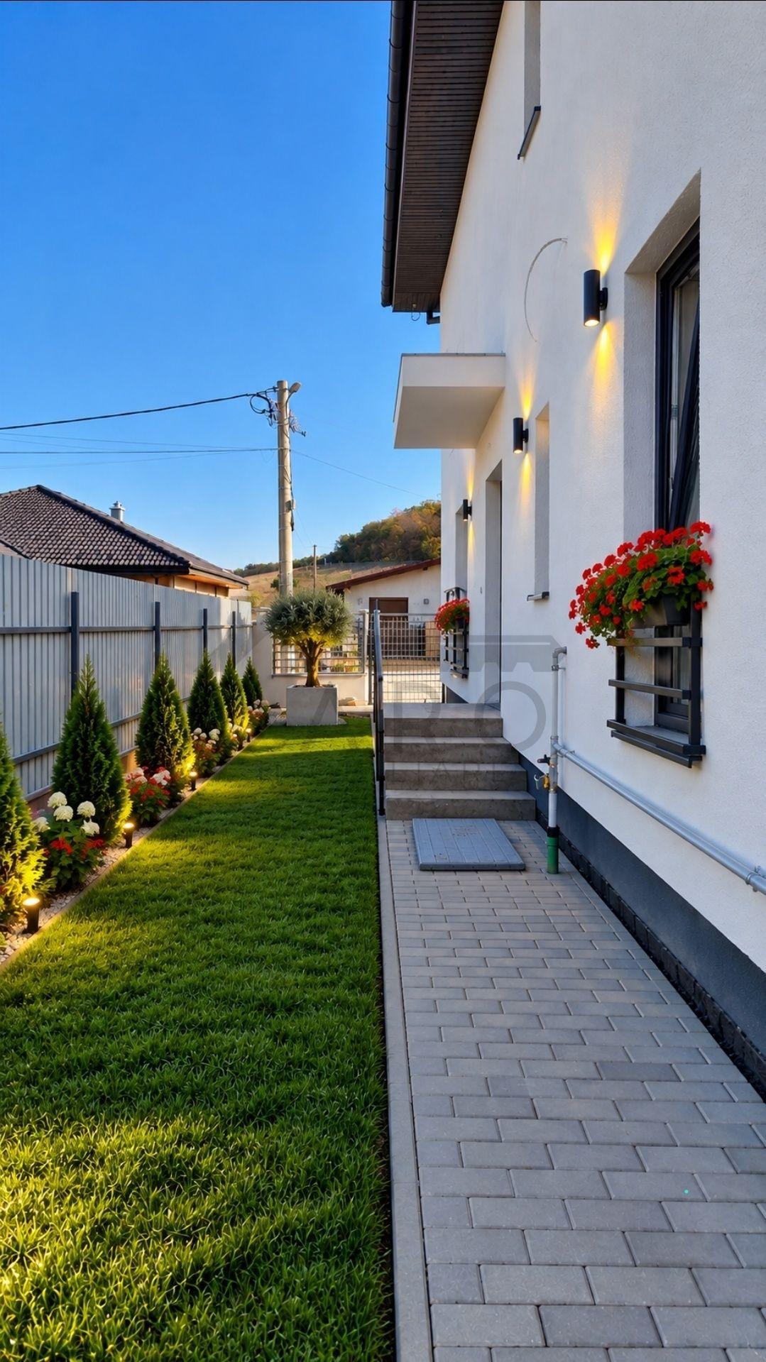 Casă cuplată absolut la cheie - 3