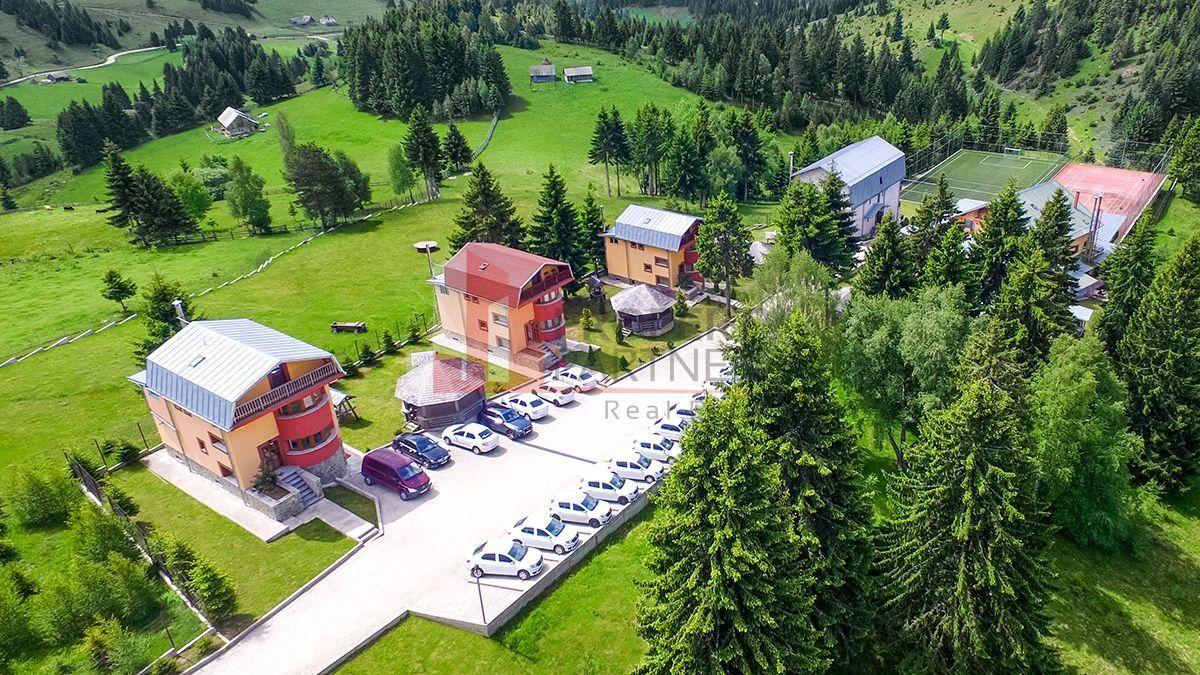 Resort 4 Stele de Vânzare | Fundata Brașov | 45.000mp | 43 Unități | - 2