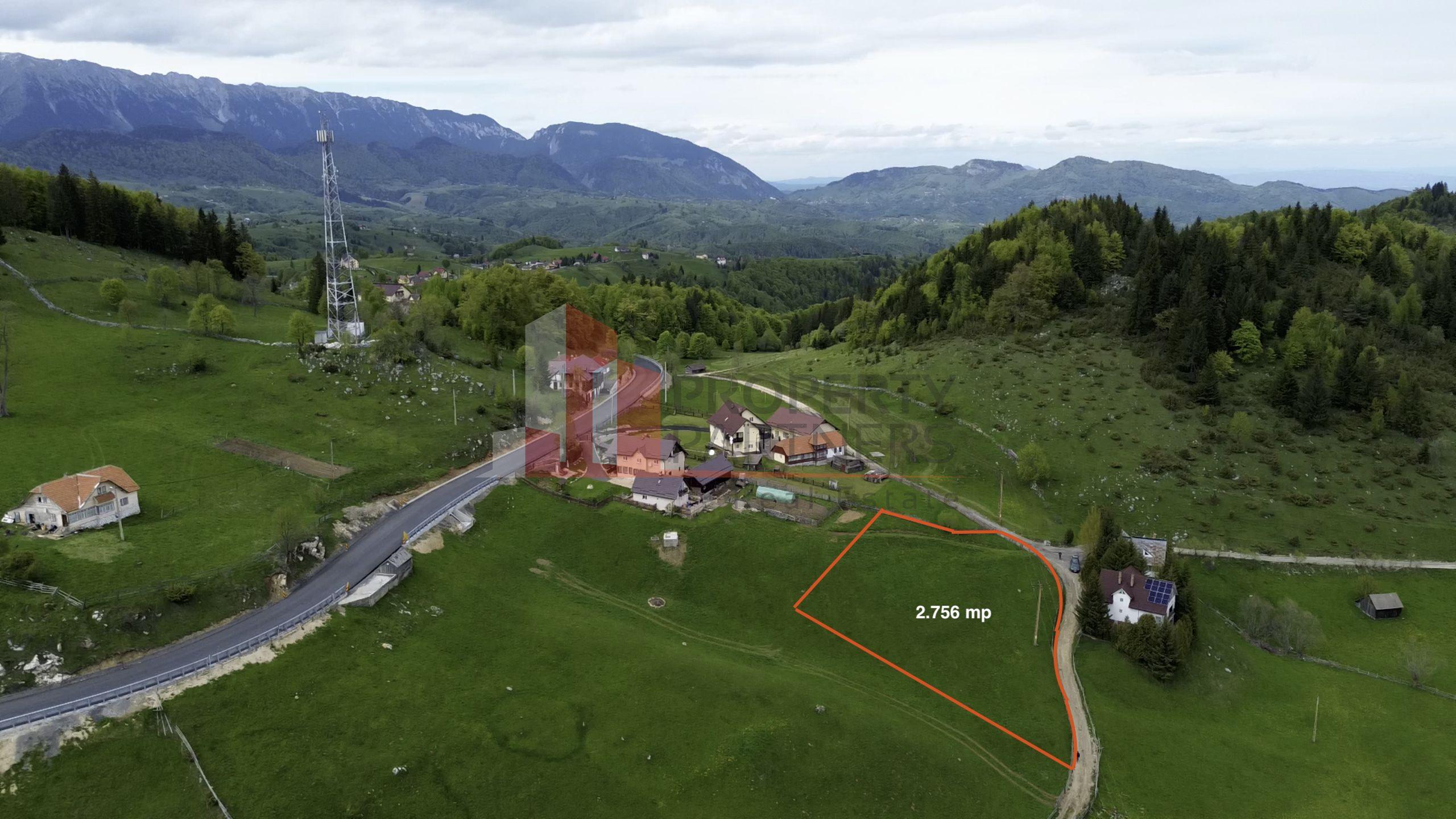 Teren Fundata cu vedere la muntii Bucegi - 3