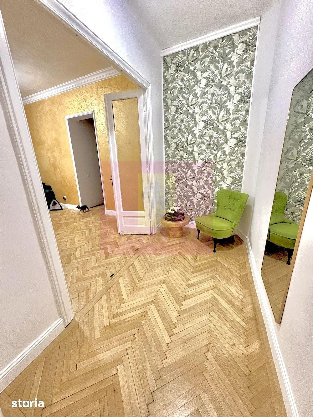 Proprietate deosebită în centrul istoric | 4 camere si mansardă - 6