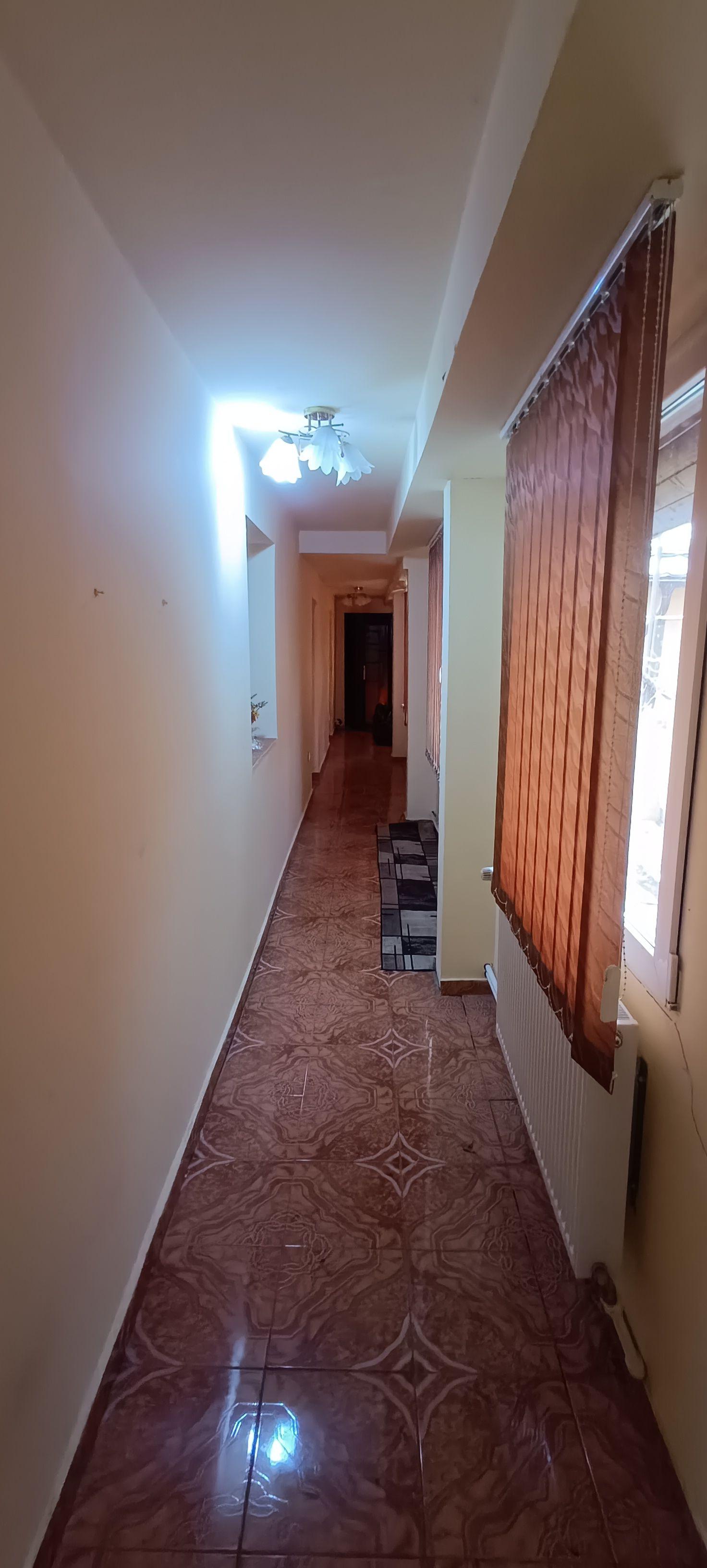 Casă spațioasă cu 4 camere , curte și teren generos în Mașloc - 25