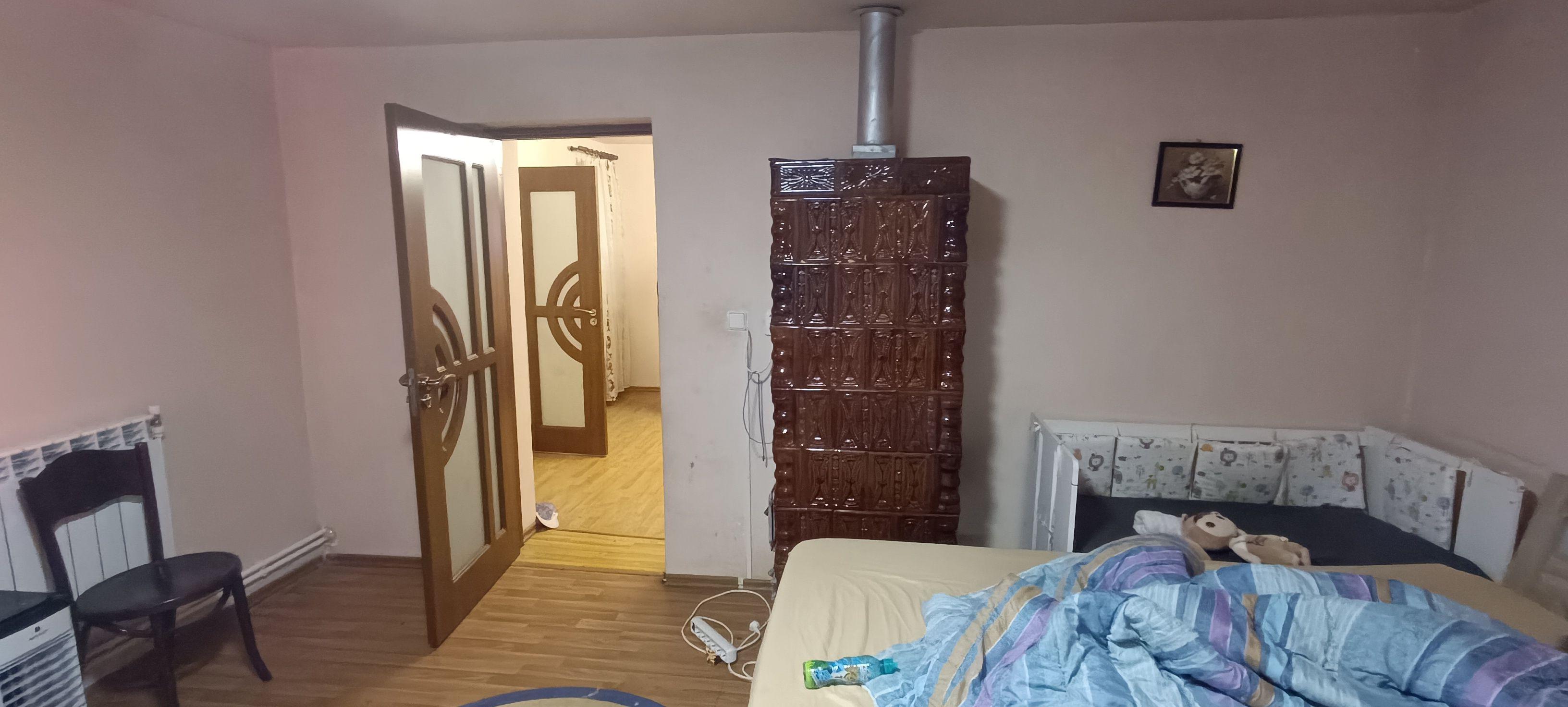 Casă spațioasă cu 4 camere , curte și teren generos în Mașloc - 12