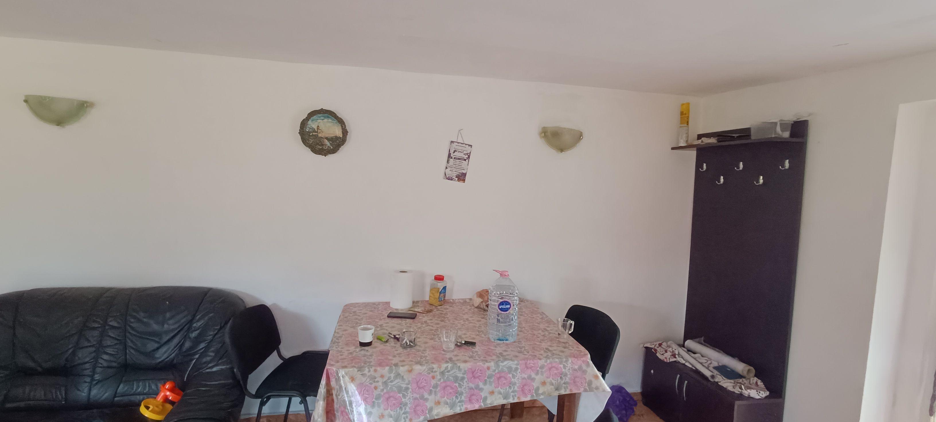Casă spațioasă cu 4 camere , curte și teren generos în Mașloc - 18