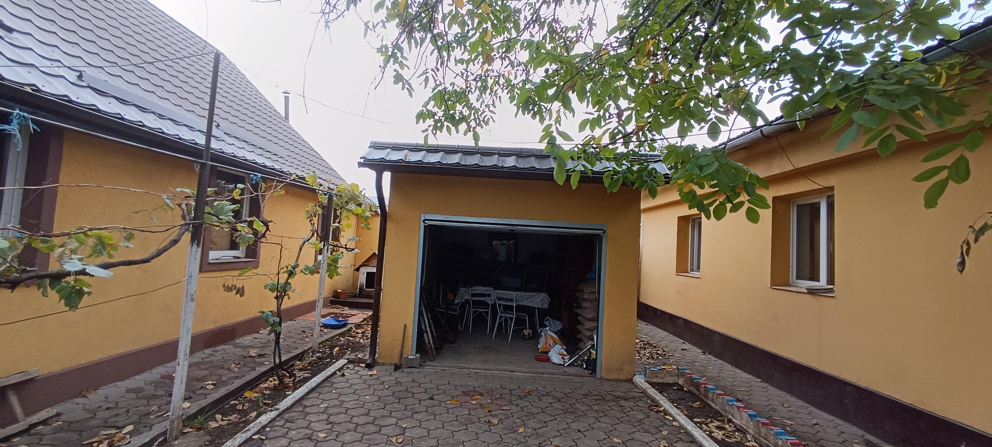 Casă spațioasă cu 4 camere , curte și teren generos în Mașloc - 2
