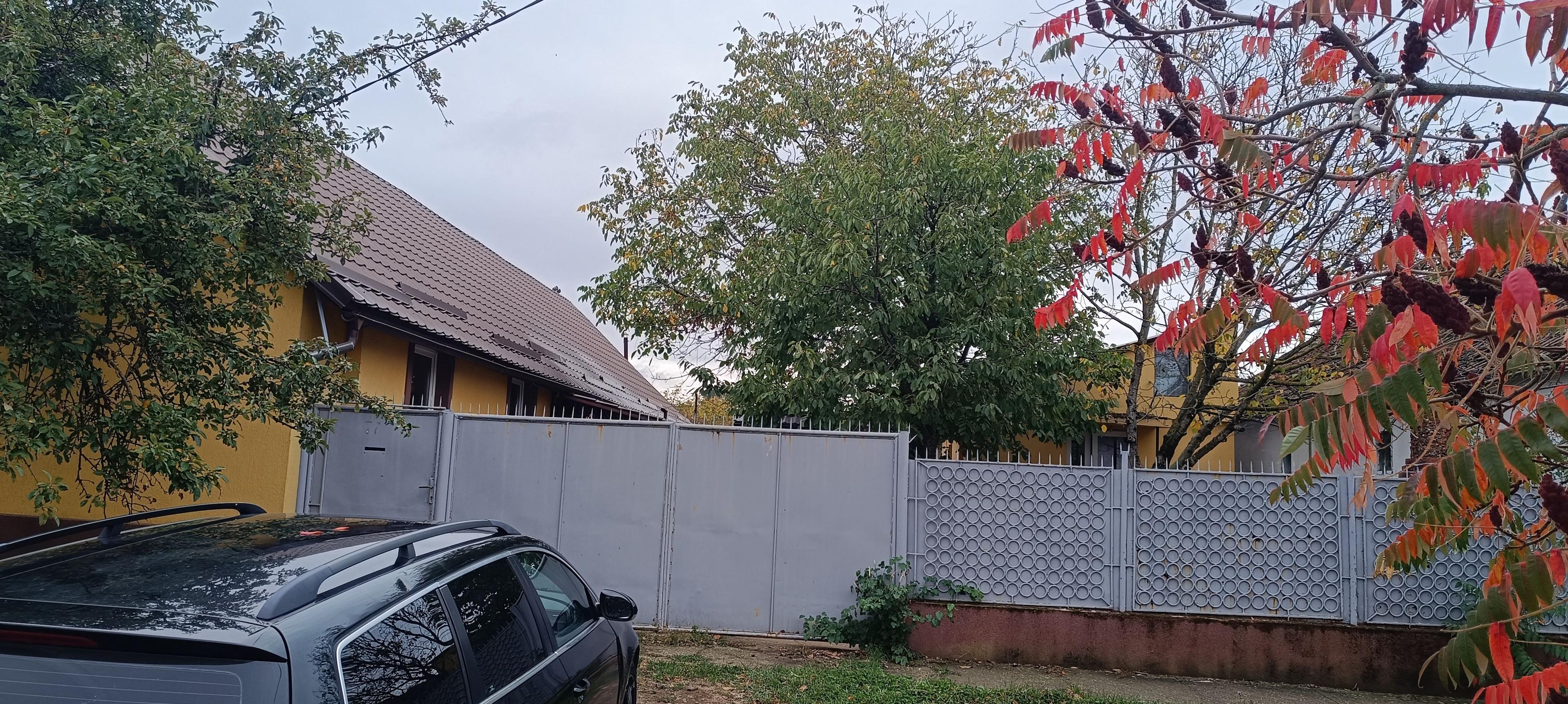 Casă spațioasă cu 4 camere , curte și teren generos în Mașloc - 6