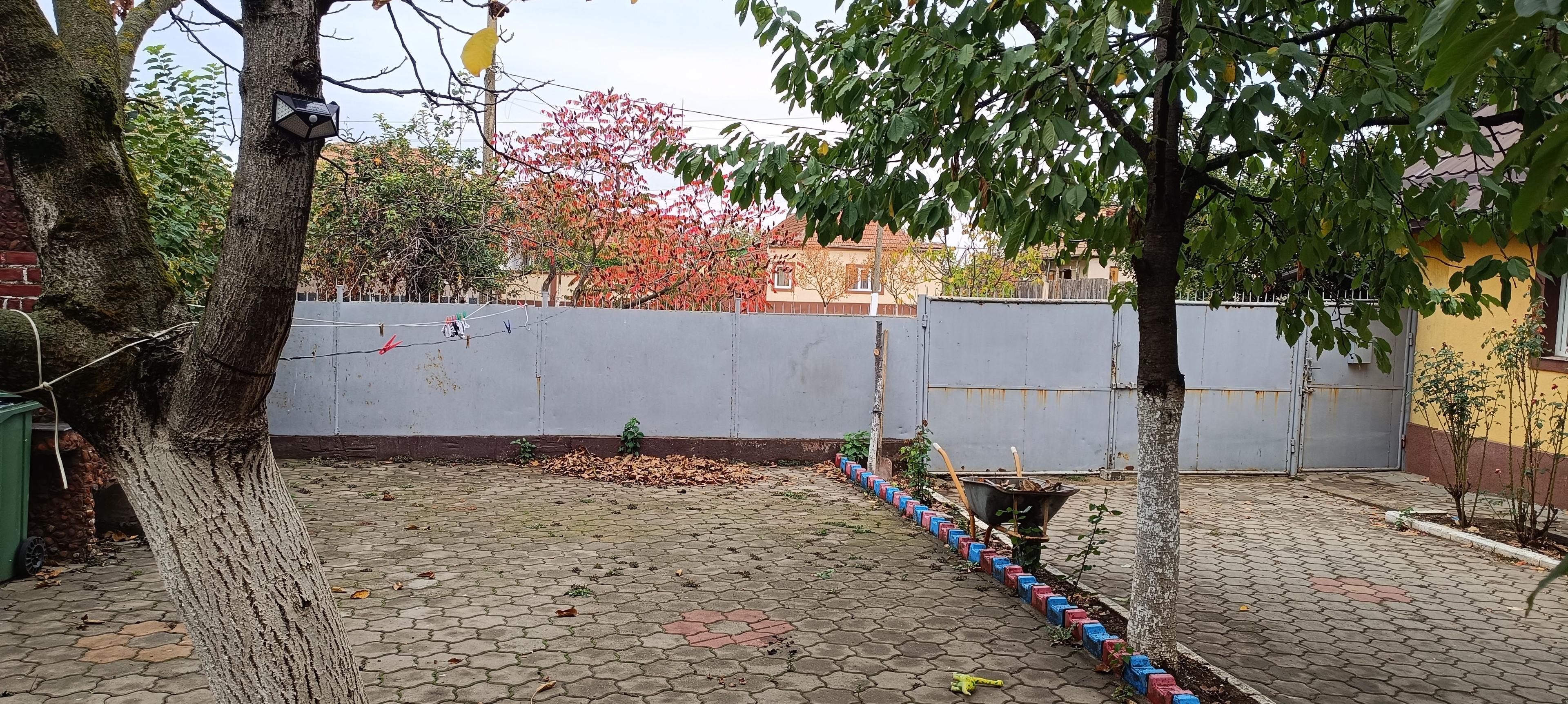 Casă spațioasă cu 4 camere , curte și teren generos în Mașloc - 30