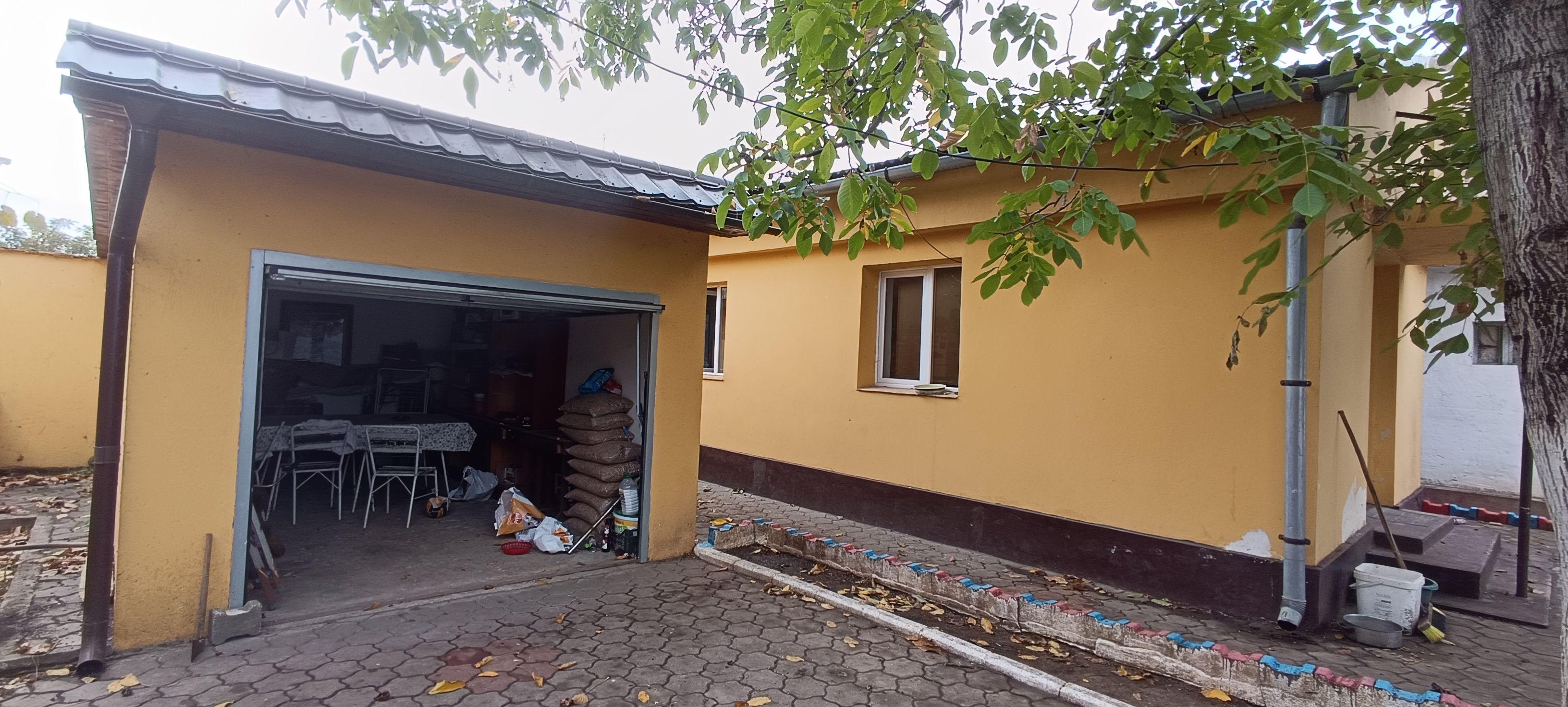Casă spațioasă cu 4 camere , curte și teren generos în Mașloc - 4