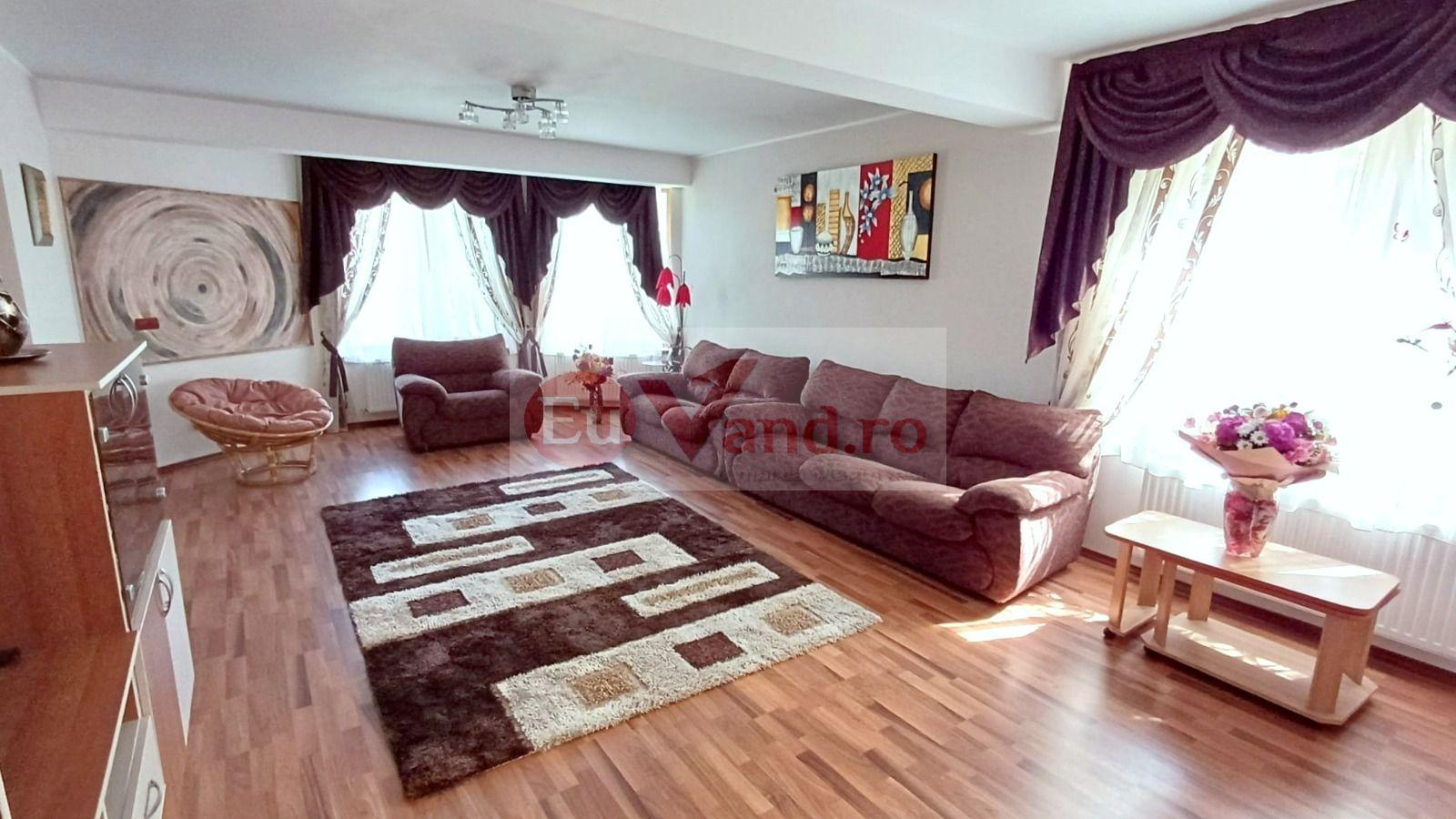 Vila P+1+M, 6 camere, Micro 16, 303 mp utili, teren 406 mp – 272.000 Euro - 1