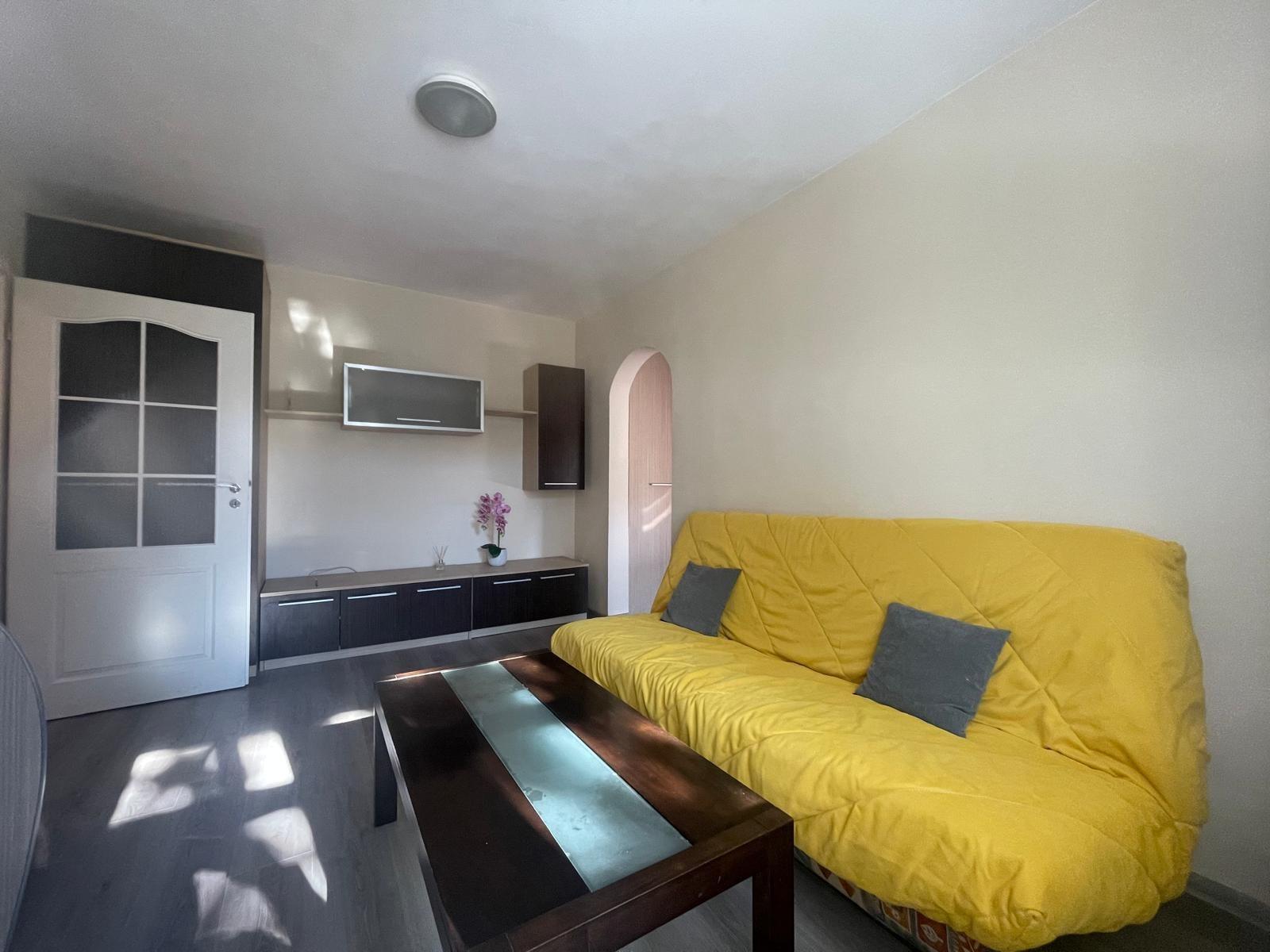 Ap 3 camere, renovat, mobilat, utilat, etaj 2, Rogerius-Pret 93900 eur - 5