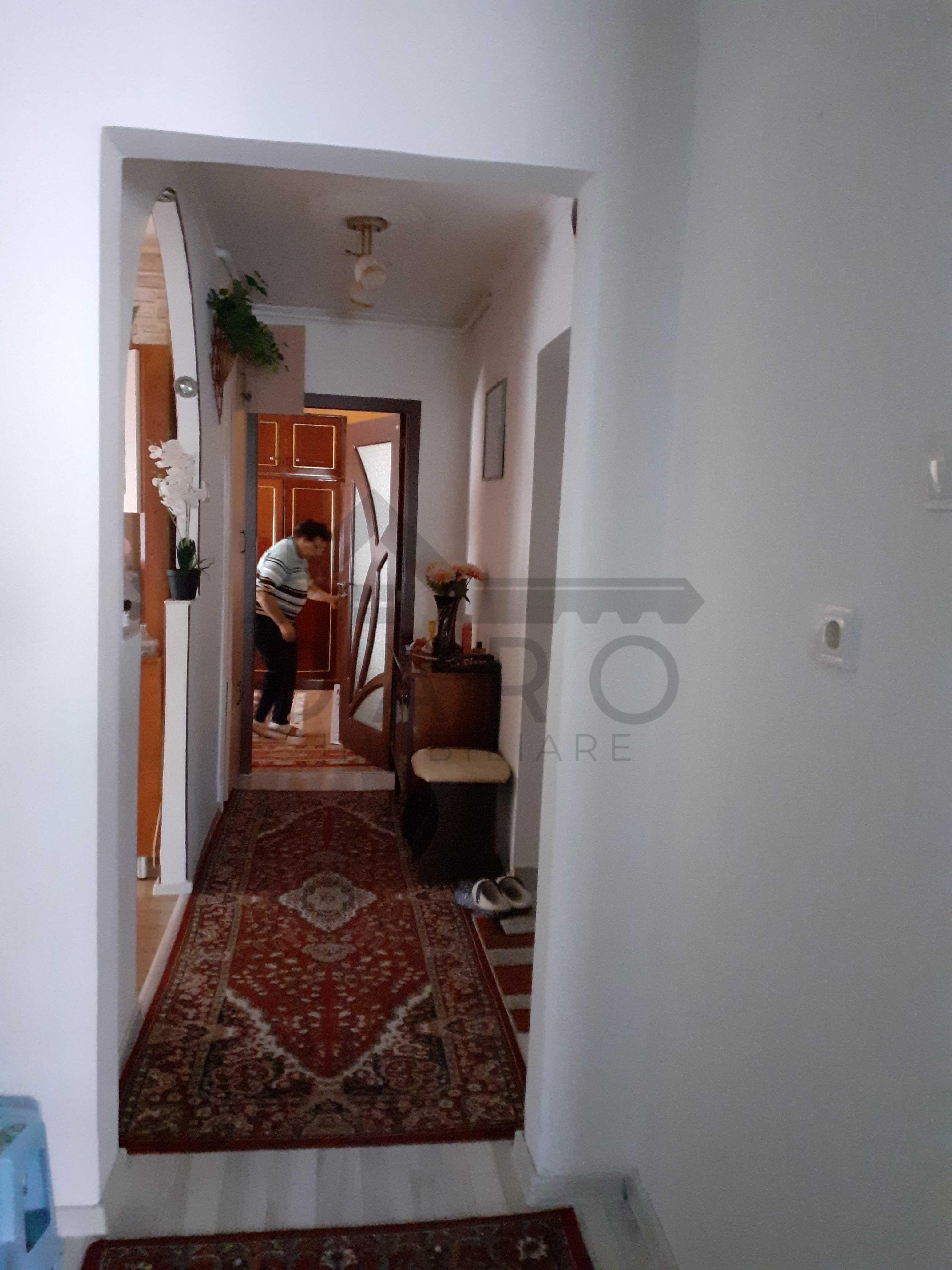 Apartament cu 3 camere de vanzare - 4
