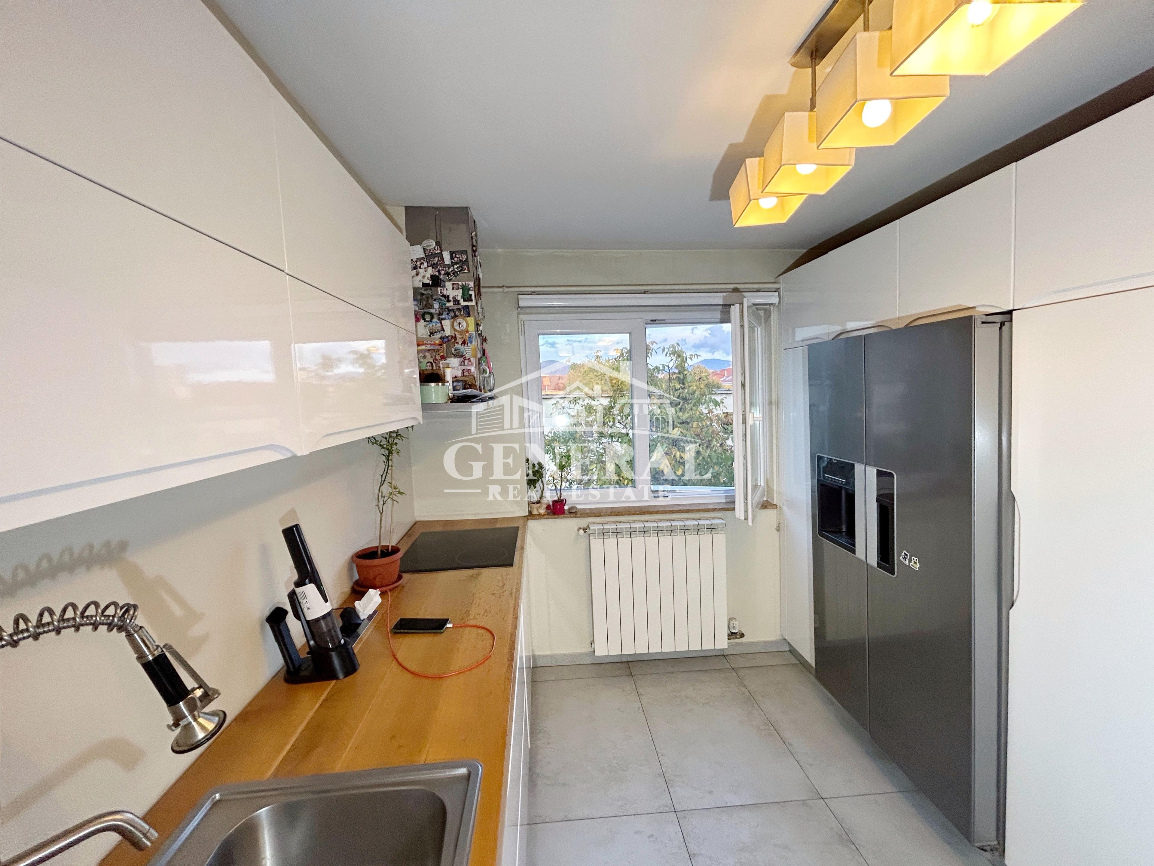 Va propunem spre vanzare un apartament cu 3 camere str. Aviatorilor - 3
