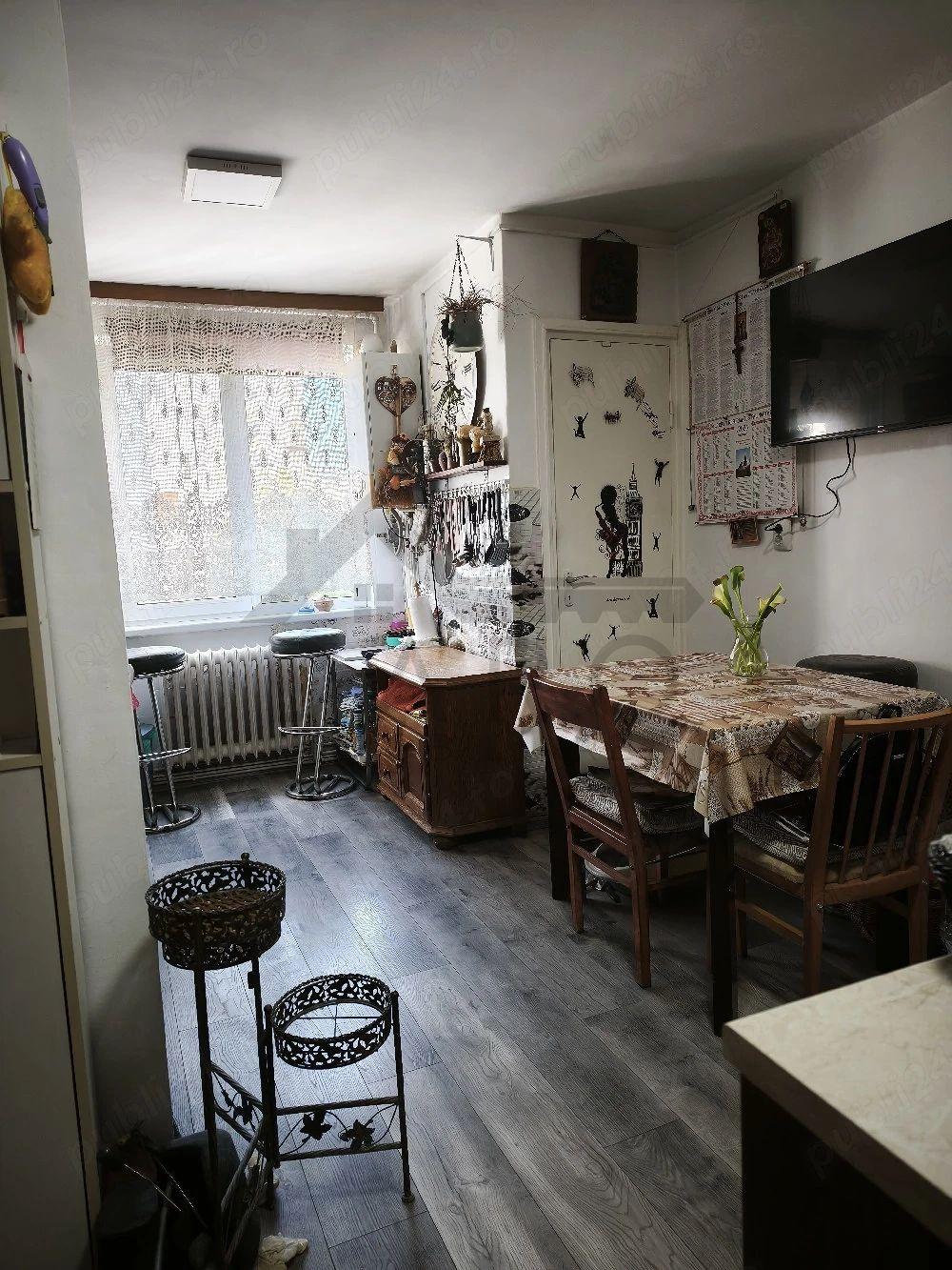 vând apartament cu 3 camere in Tudor zona Fortuna - 2