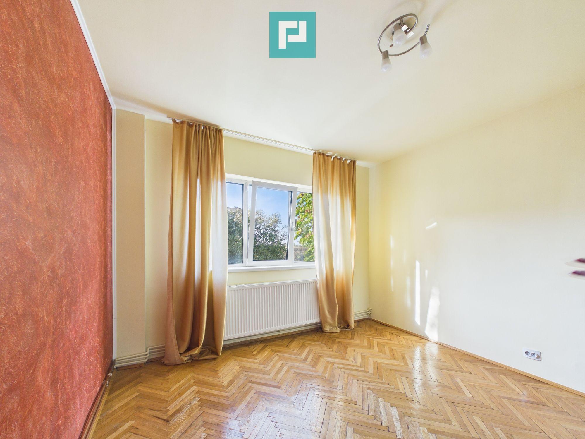 Apartament decomandat cu 3 camere, etaj II, Alfa - 13
