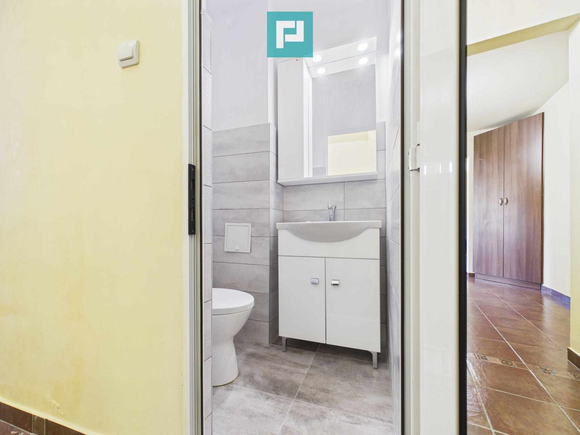 Apartament decomandat cu 3 camere, etaj II, Alfa - 9