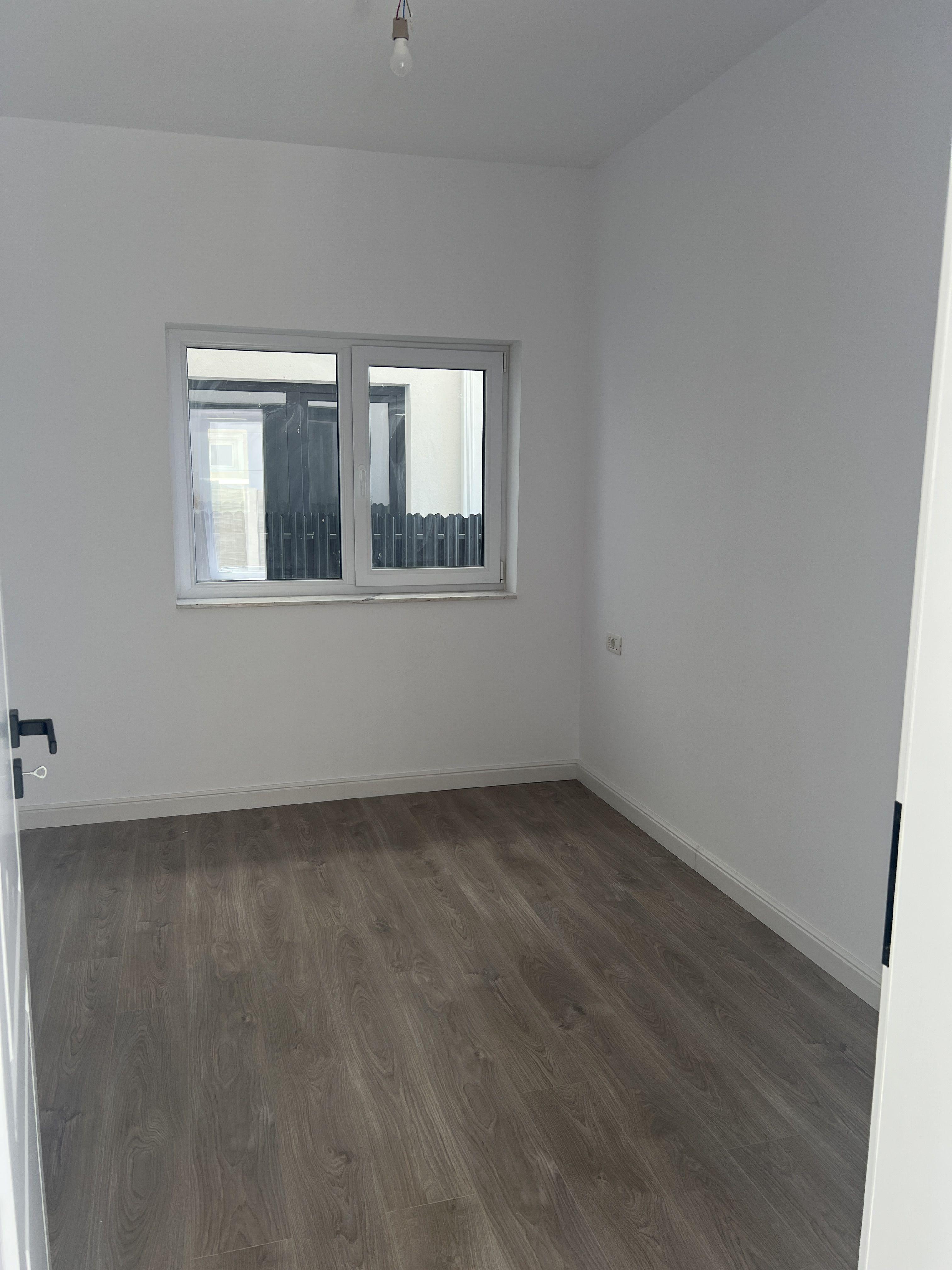 Jumătate de duplex premium, 120 mp utili, teren 256 mp, garaj și 3 dor - 5