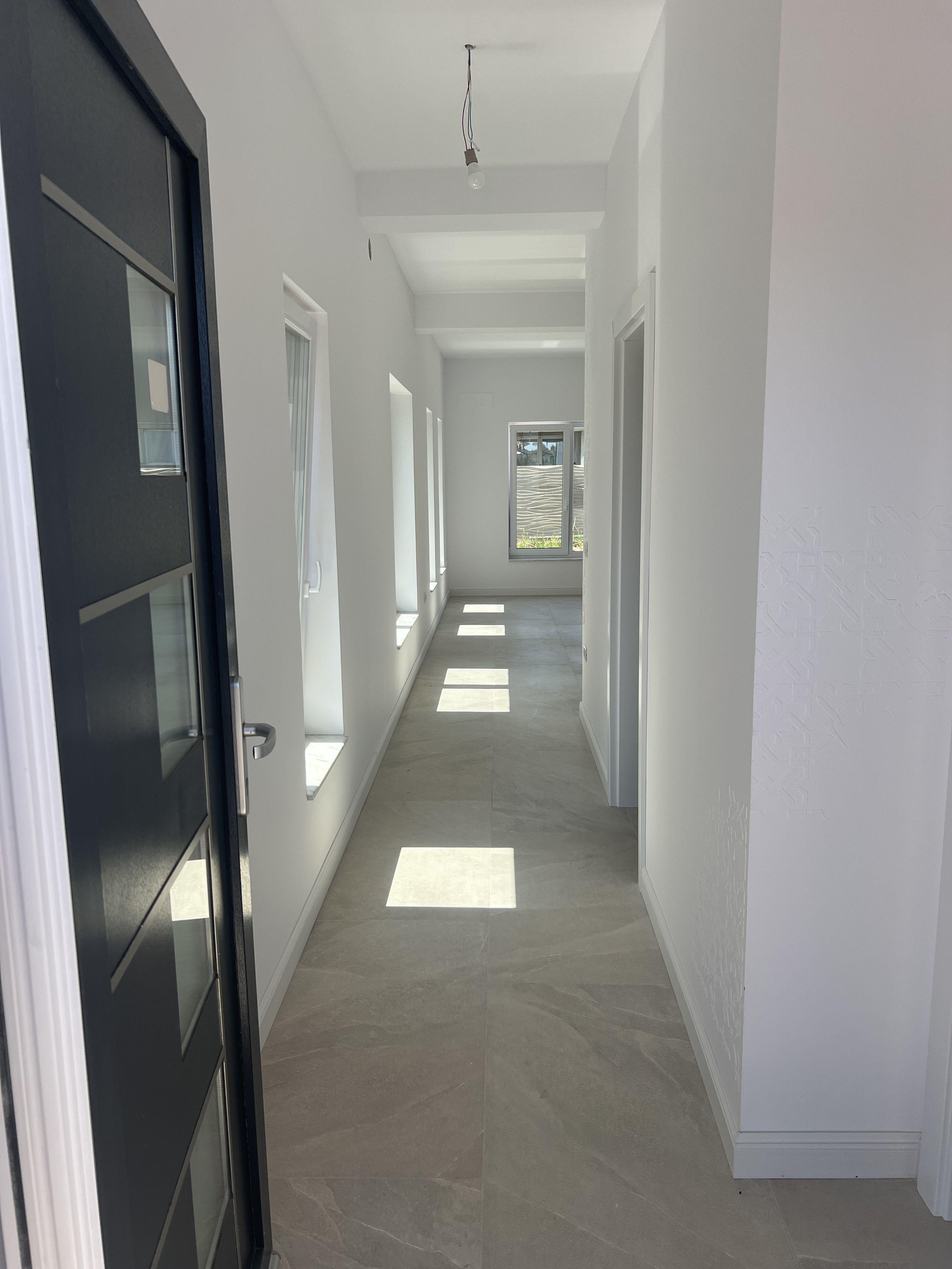 Jumătate de duplex premium, 120 mp utili, teren 256 mp, garaj și 3 dor - 2
