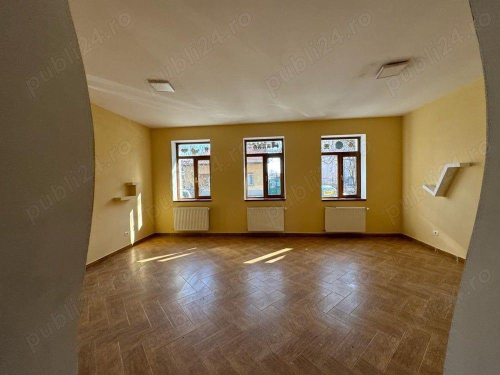 Casă versatilă 280 mp, teren 250 mp, 4 locuri parcare în Timișoara - 1