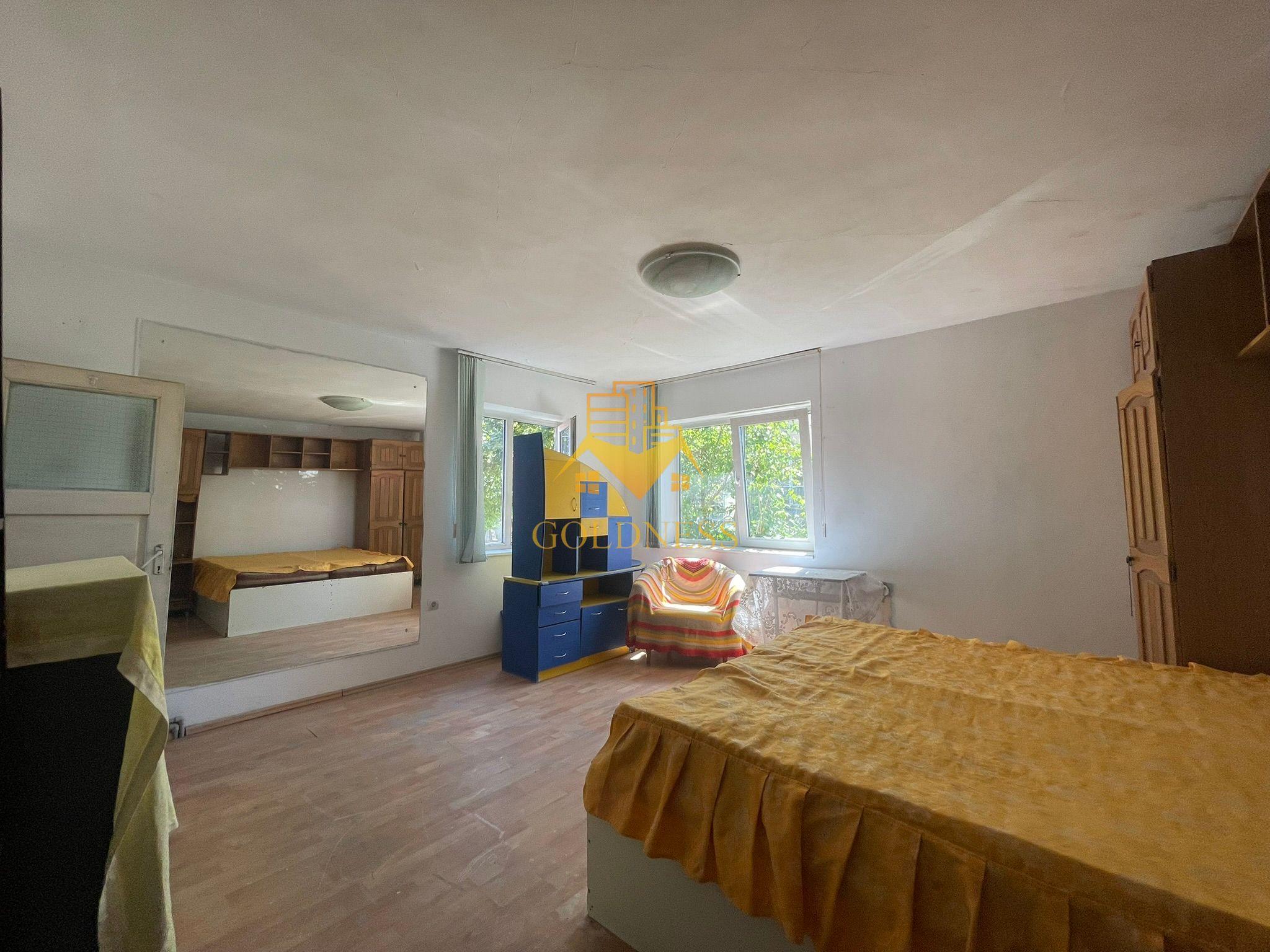 60 mp pe 2 nivele, curte proprie,parcare, Gruia| zona 7 Strazi - 2