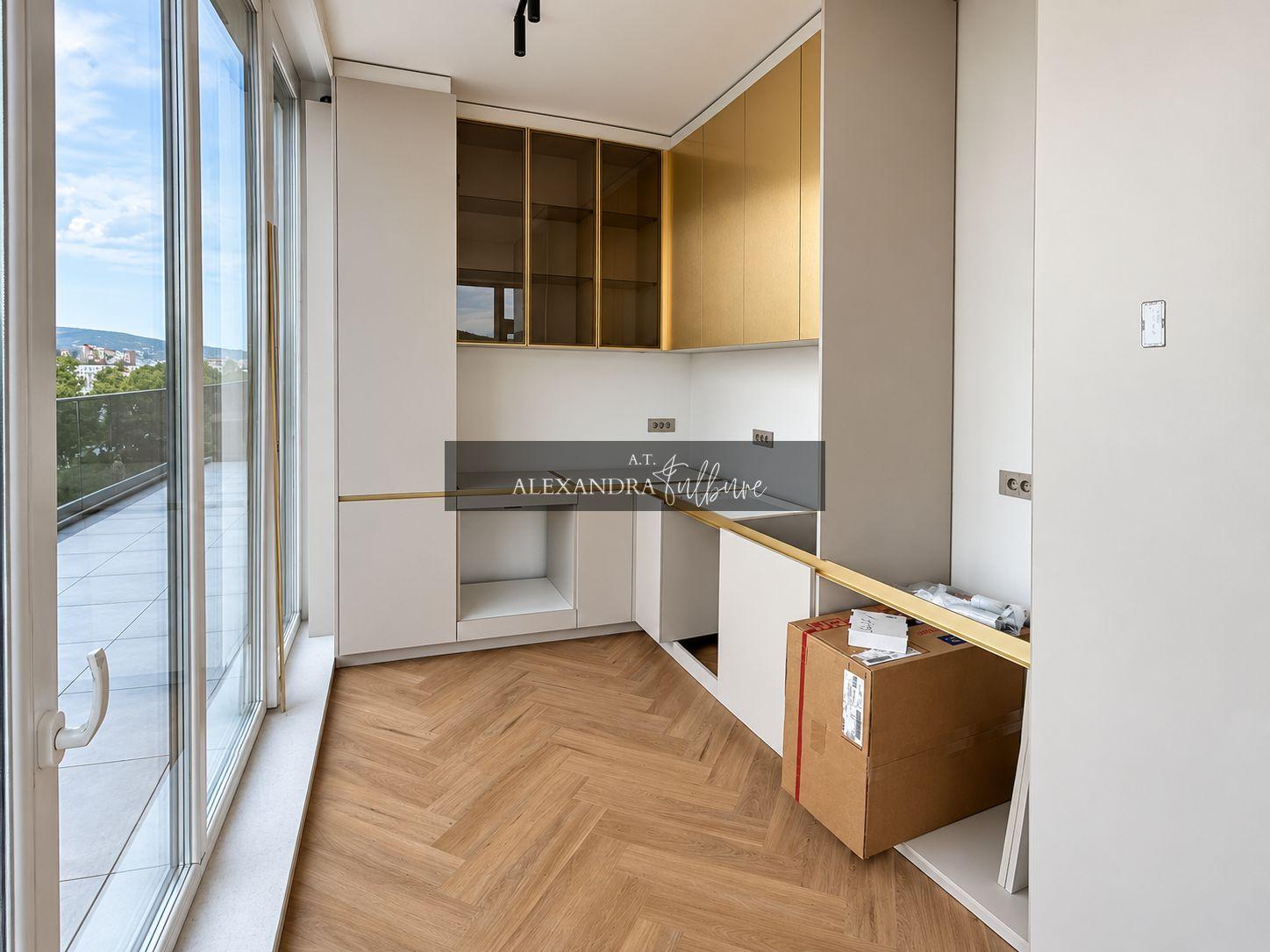 Apartament 3 camere, 3 bai, 84 mp+ terasa 71 mp, garaj - 4