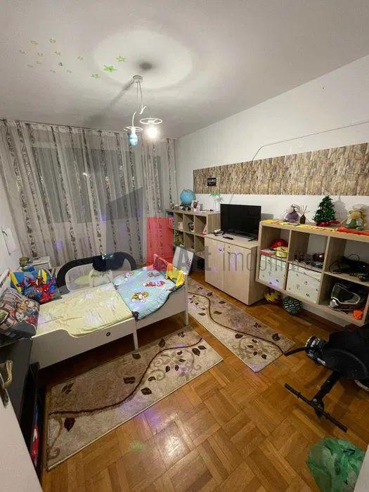Vânzare apartament decomandat 3 camere - Bd. Obregia - 2