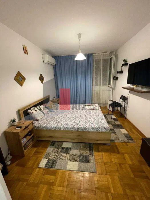 Vânzare apartament decomandat 3 camere - Bd. Obregia - 1
