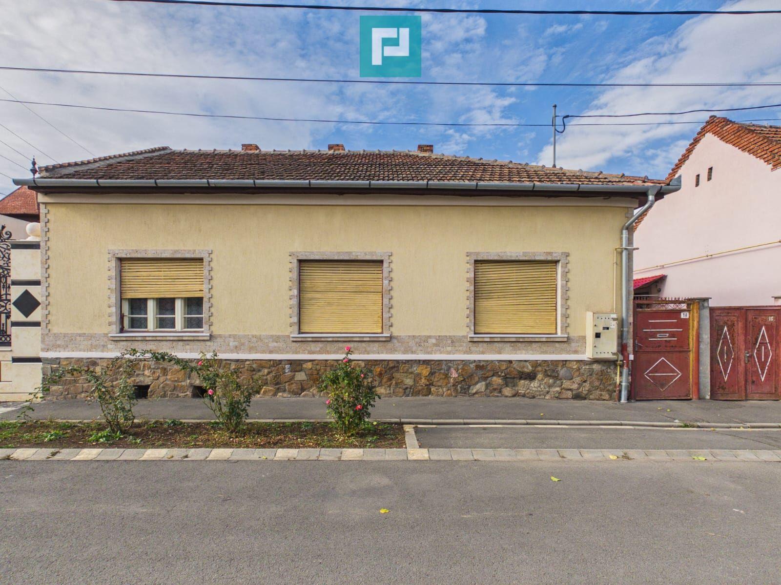 Casă individuală cu 4 camere, zona Centrală - 1
