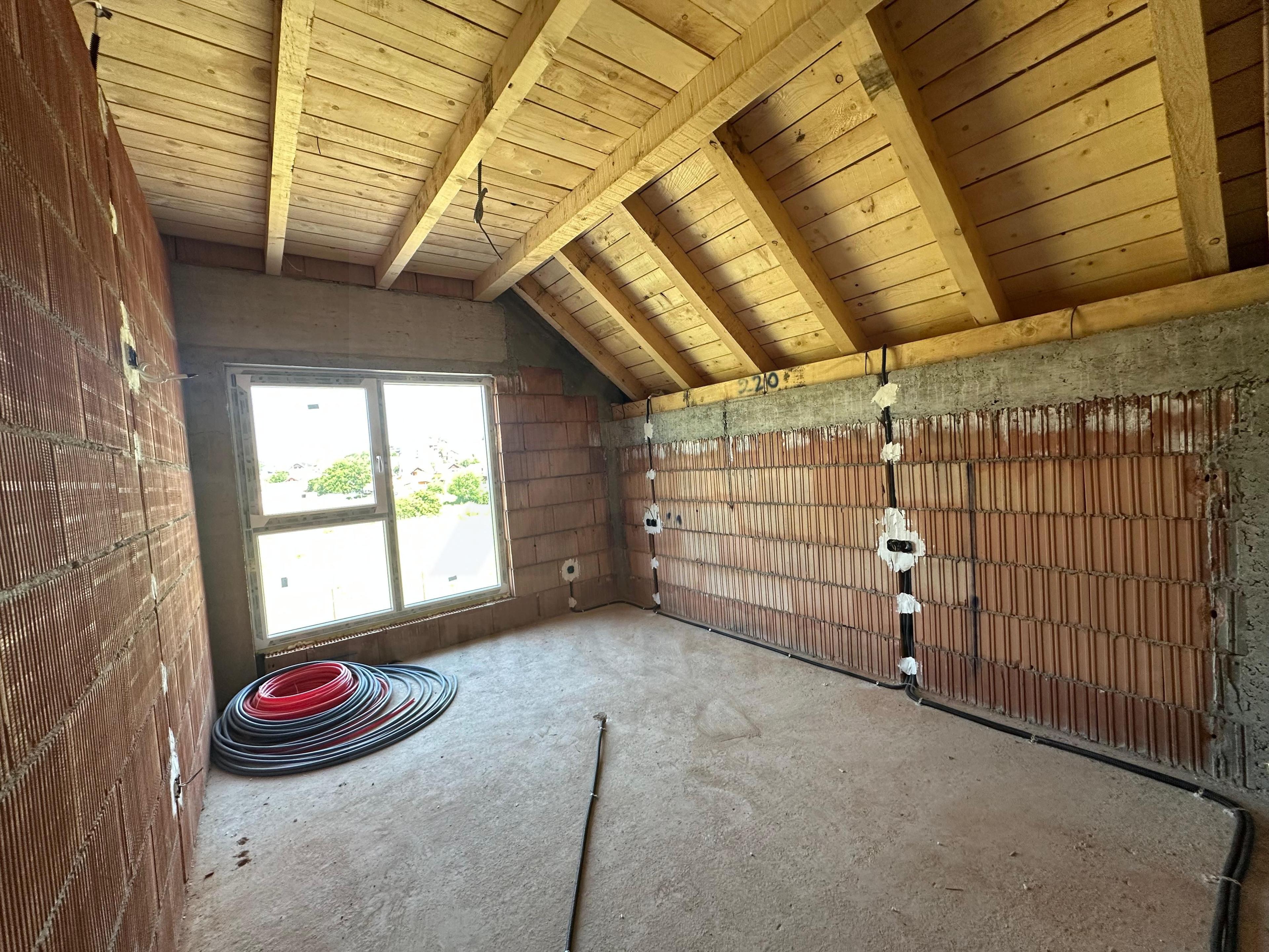 Casă tip duplex curte 350 mp 120 mp utili terasa 22 mp Sura Mare - 10