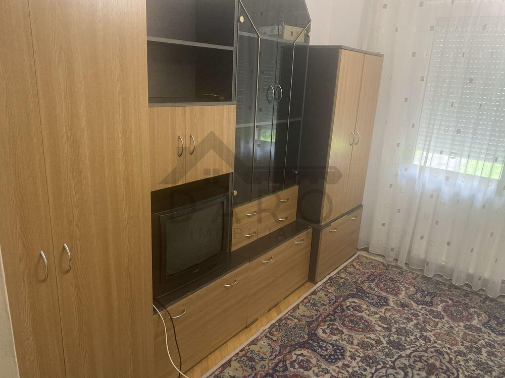 ofrrim spre inchirire un apartament cu o camera, Strada Banat 3, ap 3 - 4