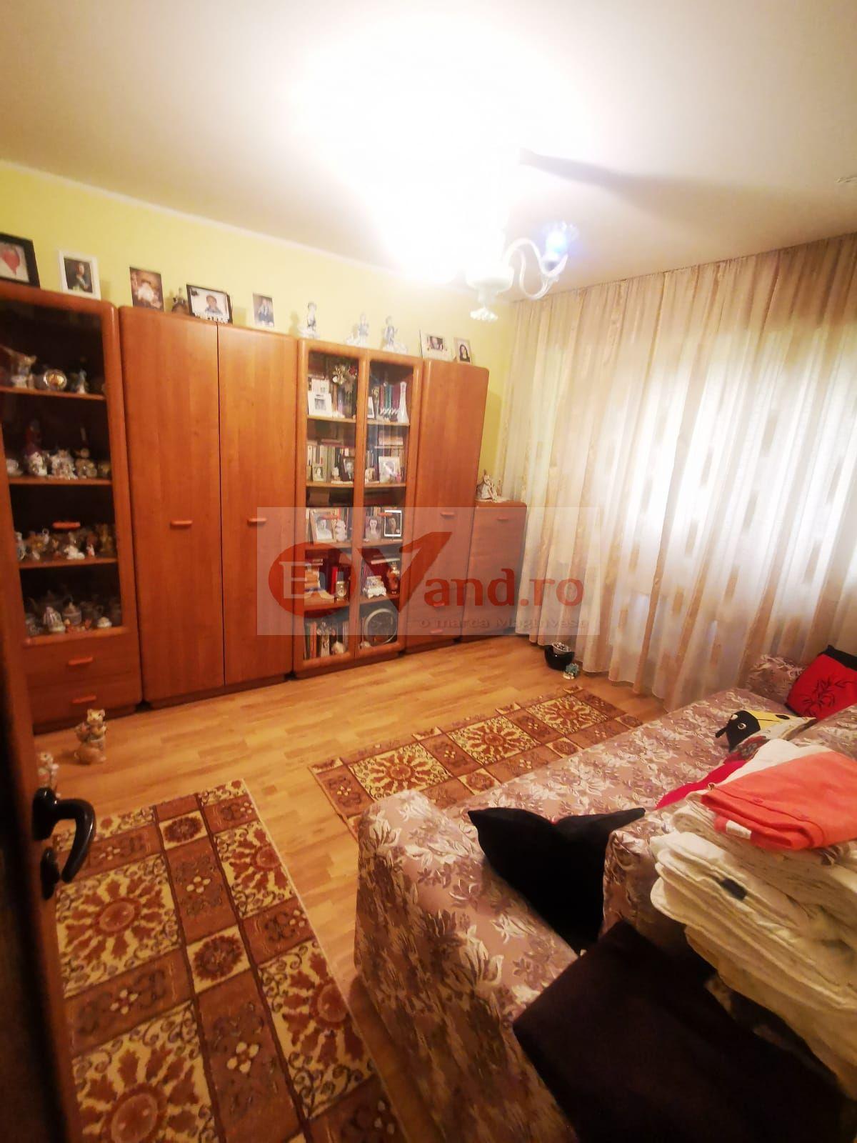 De vanzare apartament cu 3 camere Mazepa 1, BR-uri, etaj 4/10, 98.000 E - 1