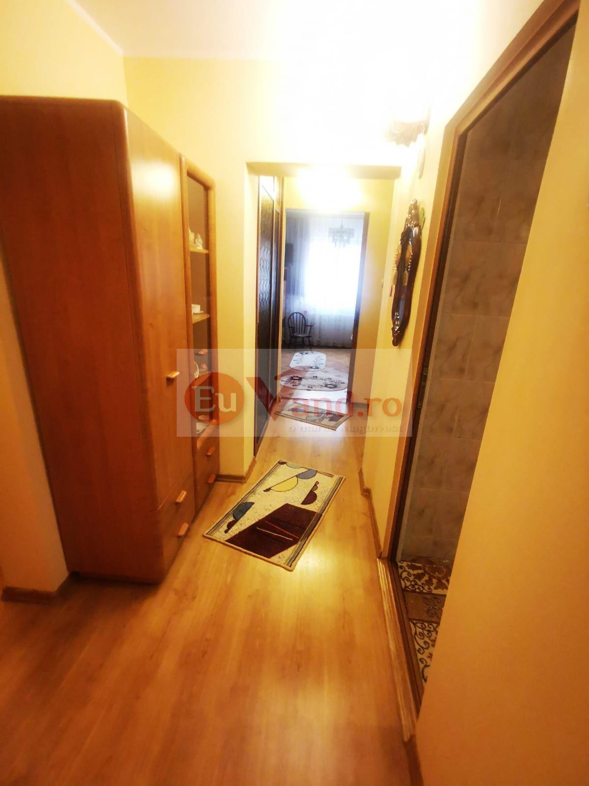 De vanzare apartament cu 3 camere Mazepa 1, BR-uri, etaj 4/10, 98.000 E - 4