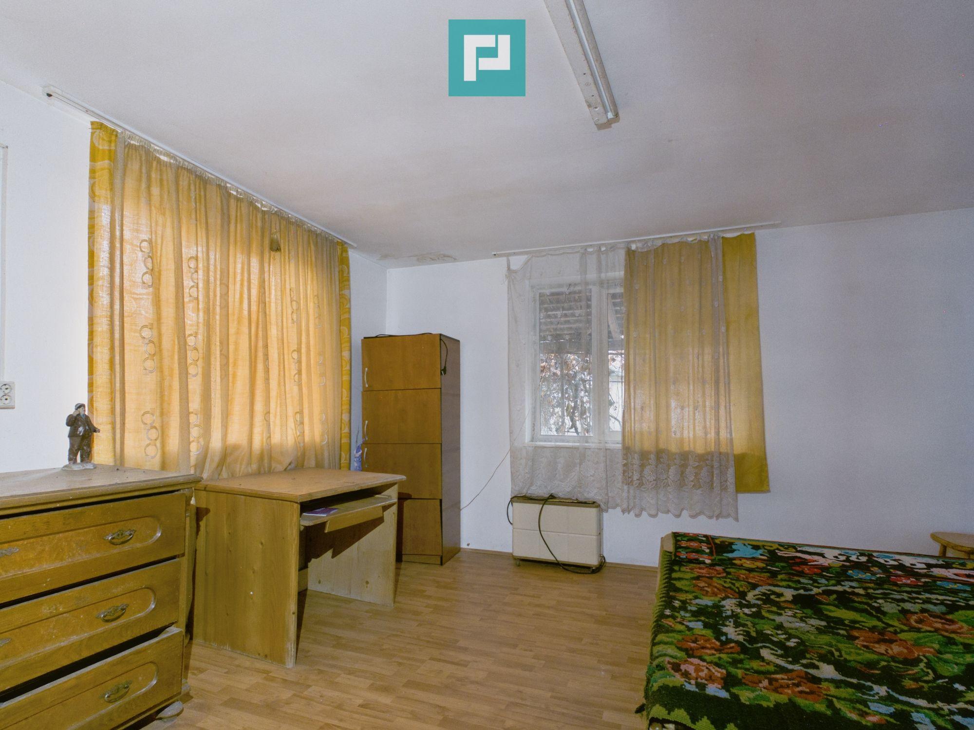 Proprietate impresionantă Sântana - 3500 mp utili - 44