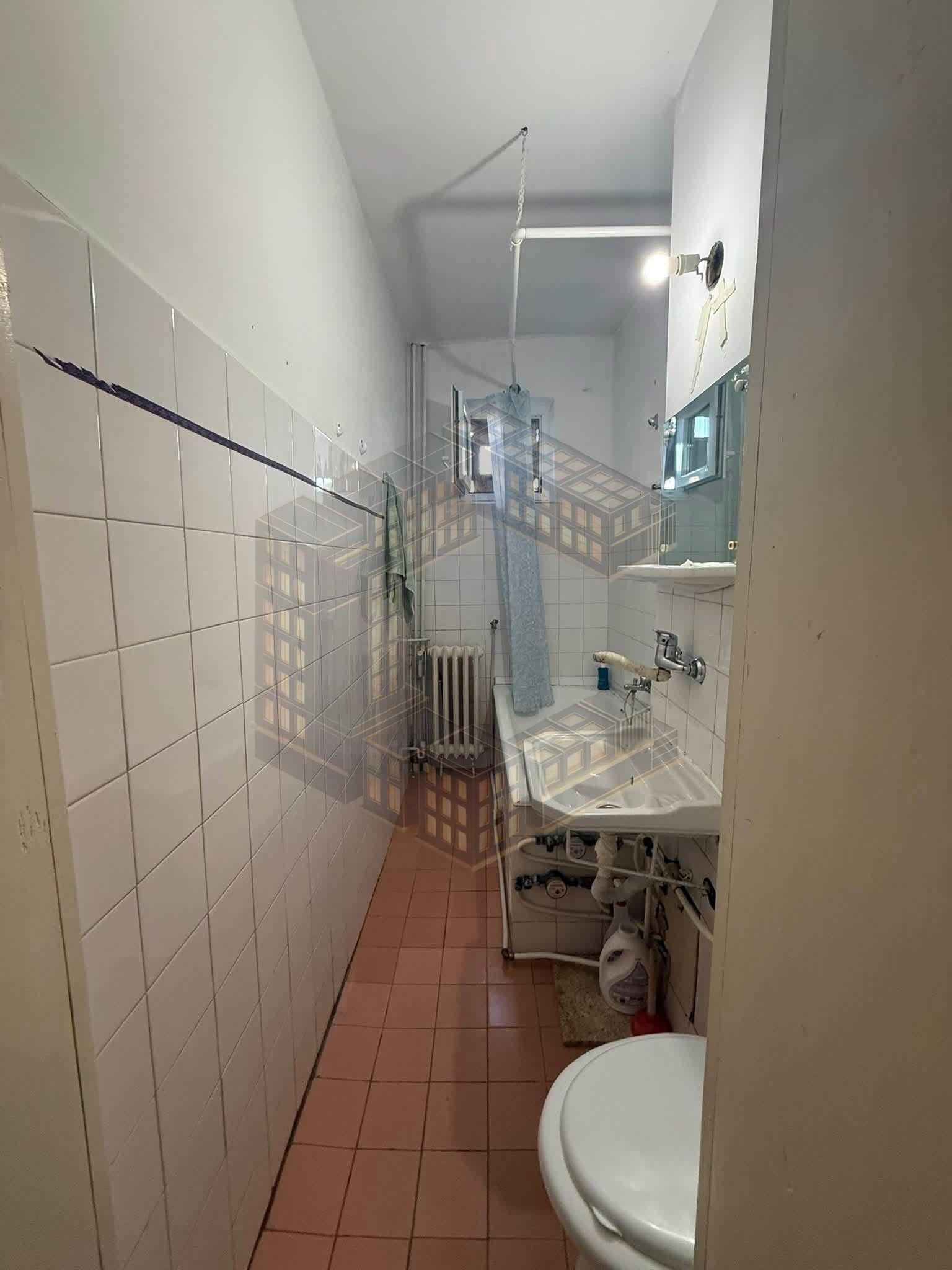 Apartament cu 2 camere, semidecomandat,etajul 2, zona Sagului - 7