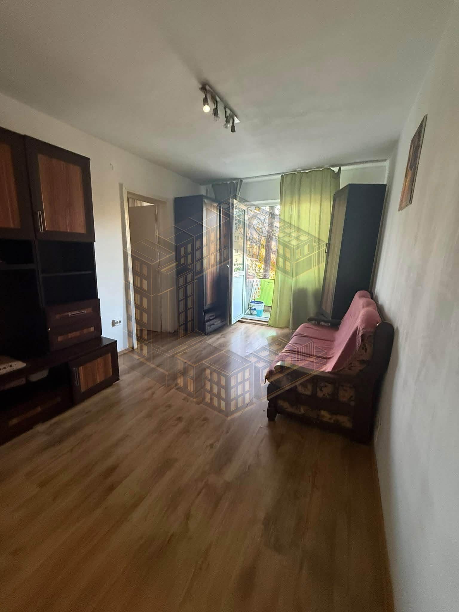 Apartament cu 2 camere, semidecomandat,etajul 2, zona Sagului - 1