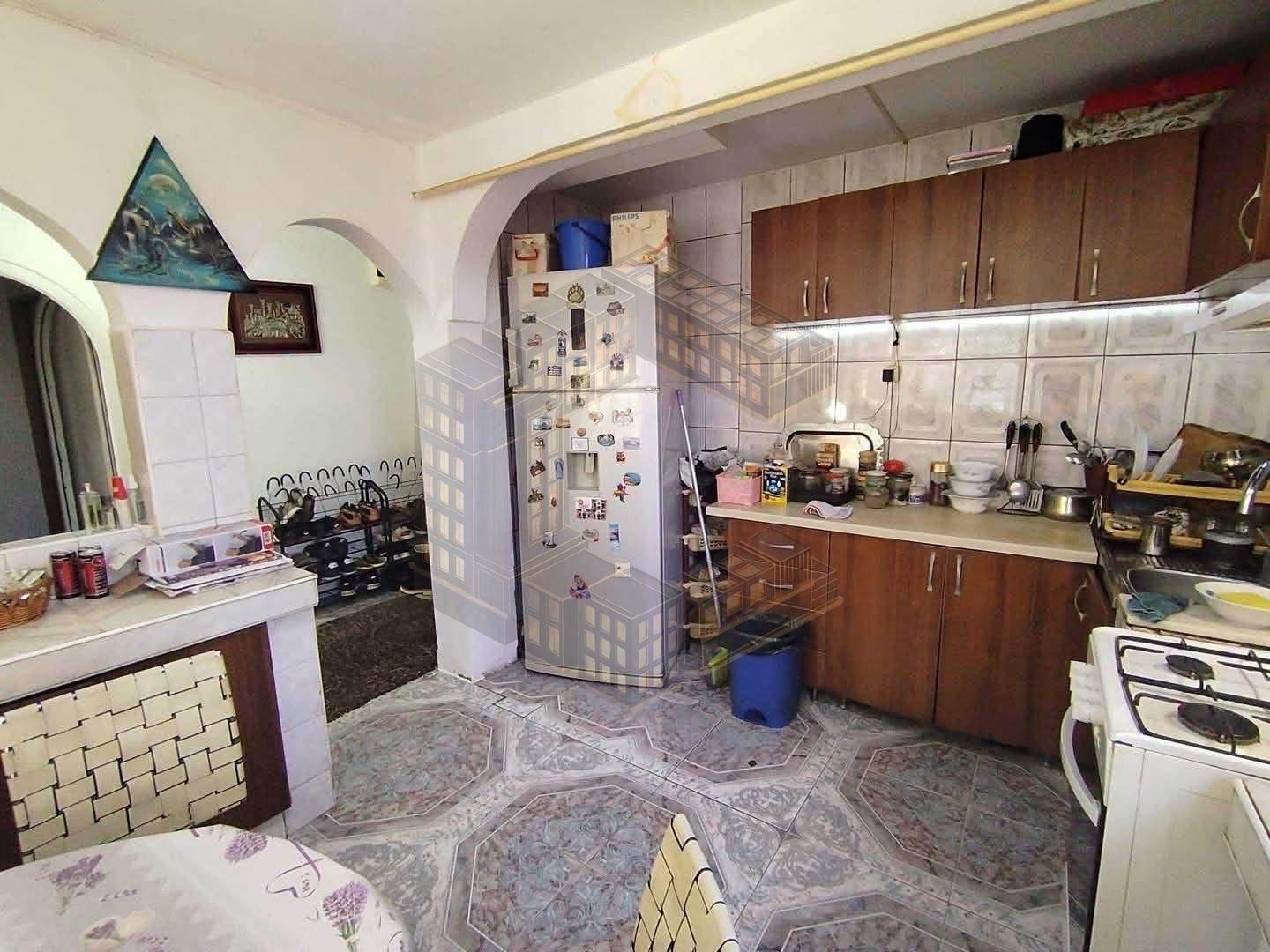 Apartament cu 3 camere, decomandat, centrala,de vânzare, Girocului - 1