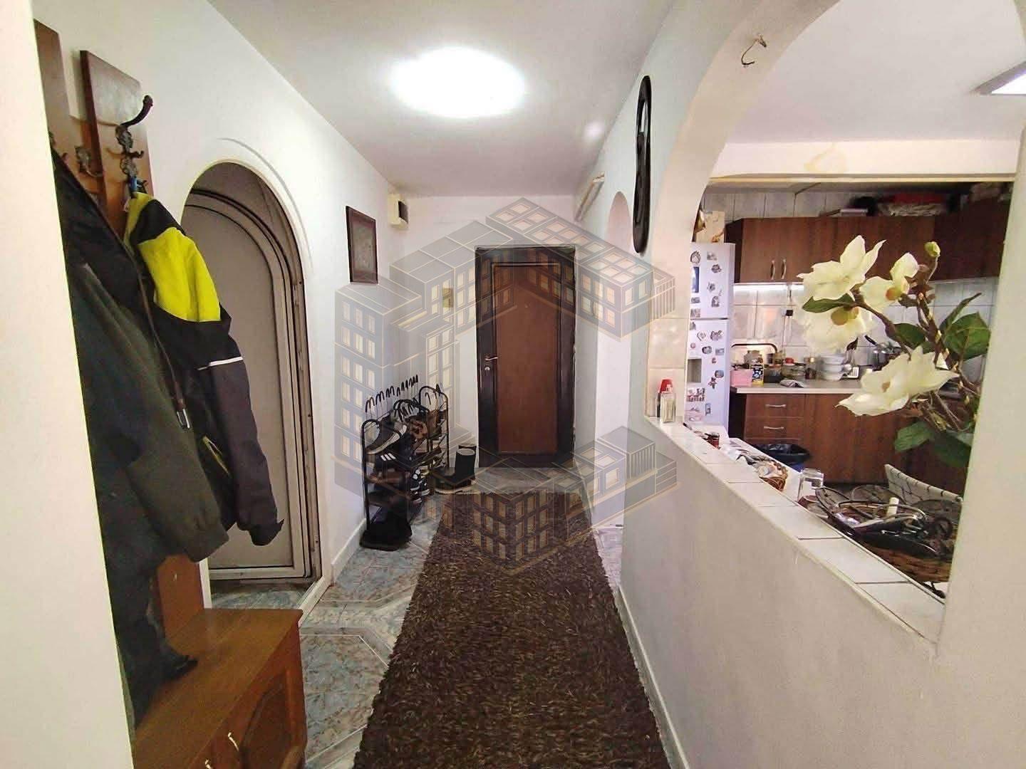 Apartament cu 3 camere, decomandat, centrala,de vânzare, Girocului - 6