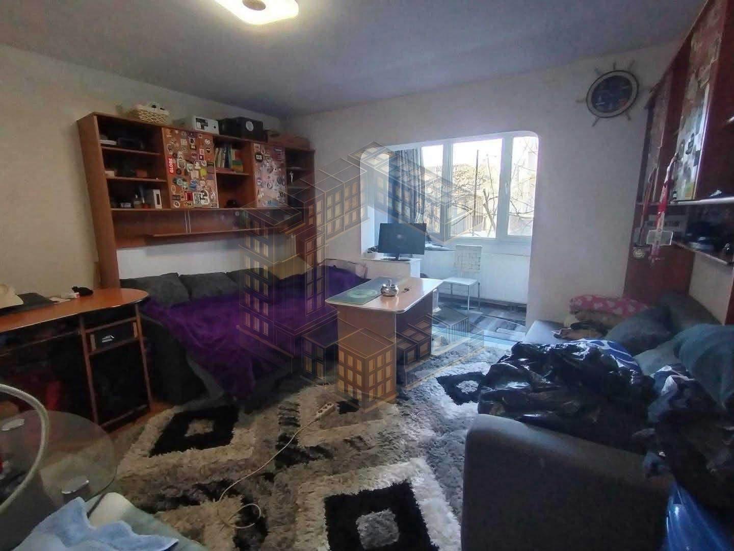 Apartament cu 3 camere, decomandat, centrala,de vânzare, Girocului - 7