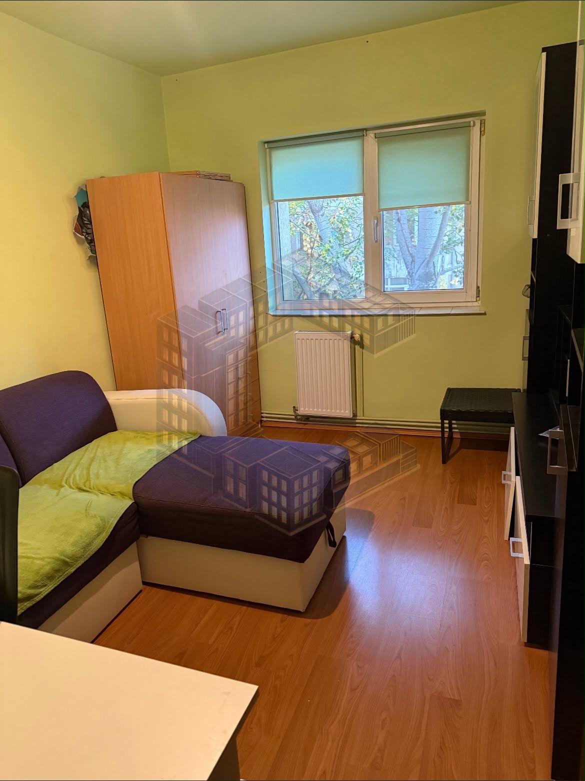 Apartament cu 3 camere,decomandat,etaj intermediar,de vânzare,Soarelui - 1