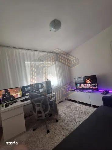 Apartament cu 3 camere,decomandat,etaj intermediar,de vânzare,Giroculu - 1