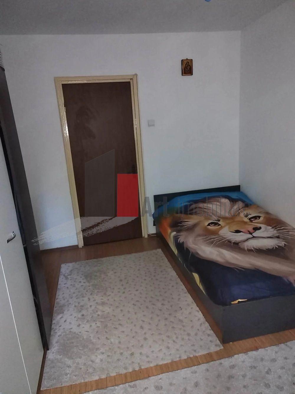 Vânzare apartament decomandat 3 camere - Bd. Obregia - 9