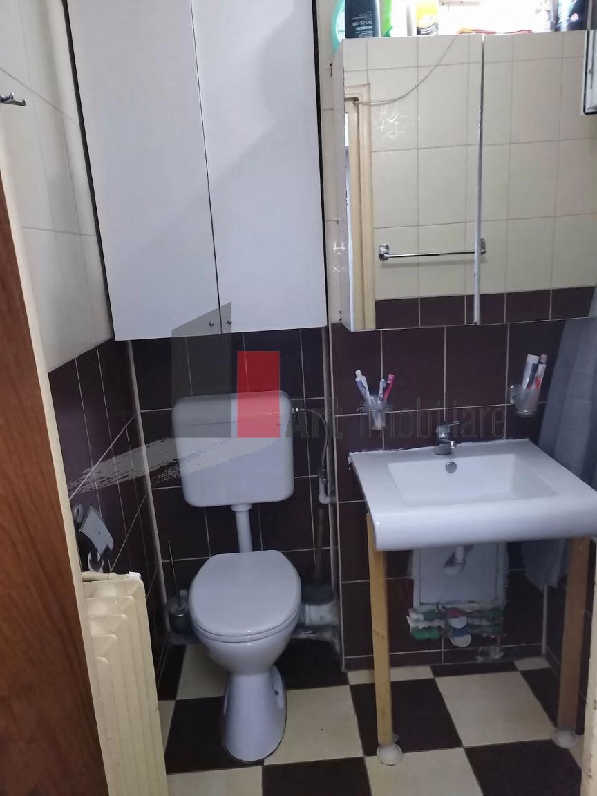 Vânzare apartament decomandat 3 camere - Bd. Obregia - 5
