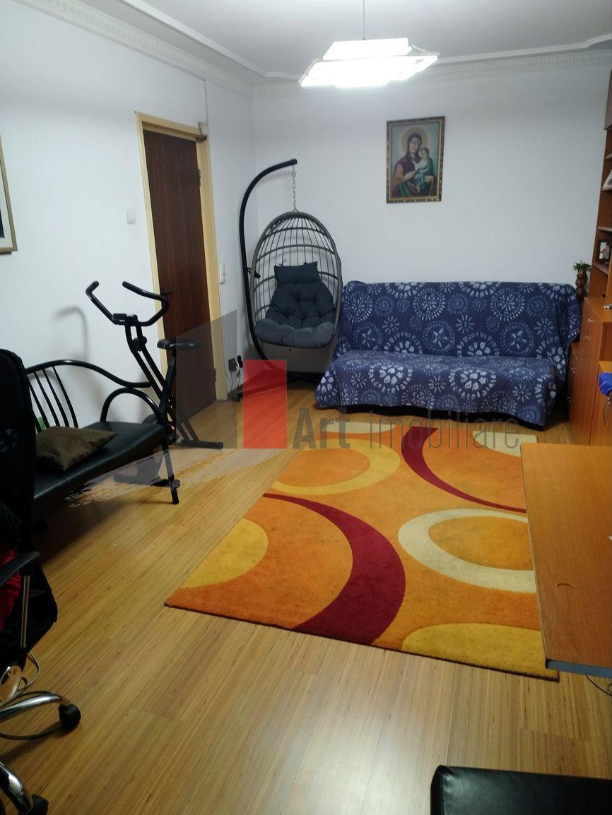 Vânzare apartament decomandat 3 camere - Bd. Obregia