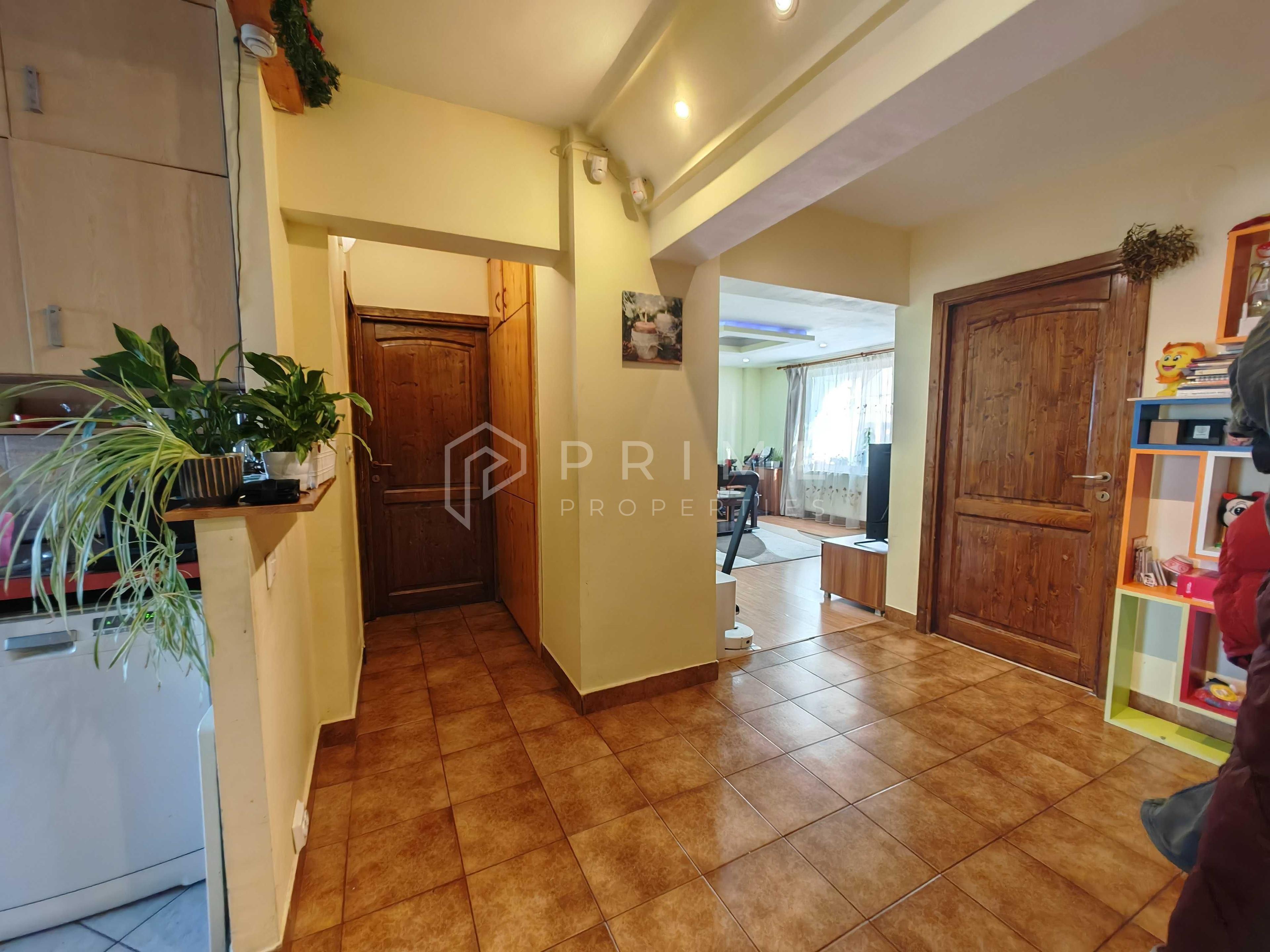 Apartament Spațios cu 3 Camere (76 mp Utili), 2 Băi și Vedere Însorită - 3