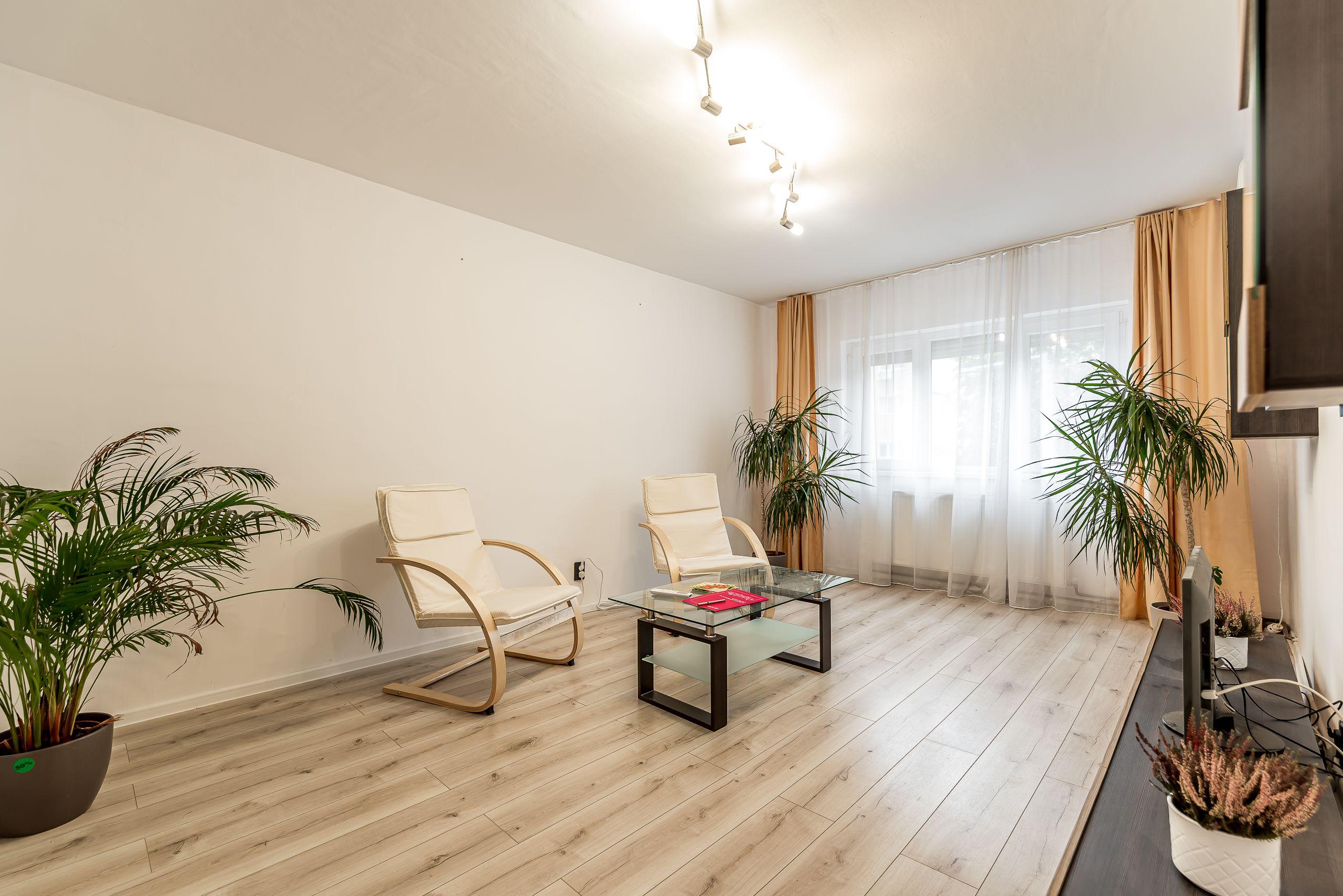 Apartament 2 camere decomandat - Etaj 2 - zona UTA - COMISION 0