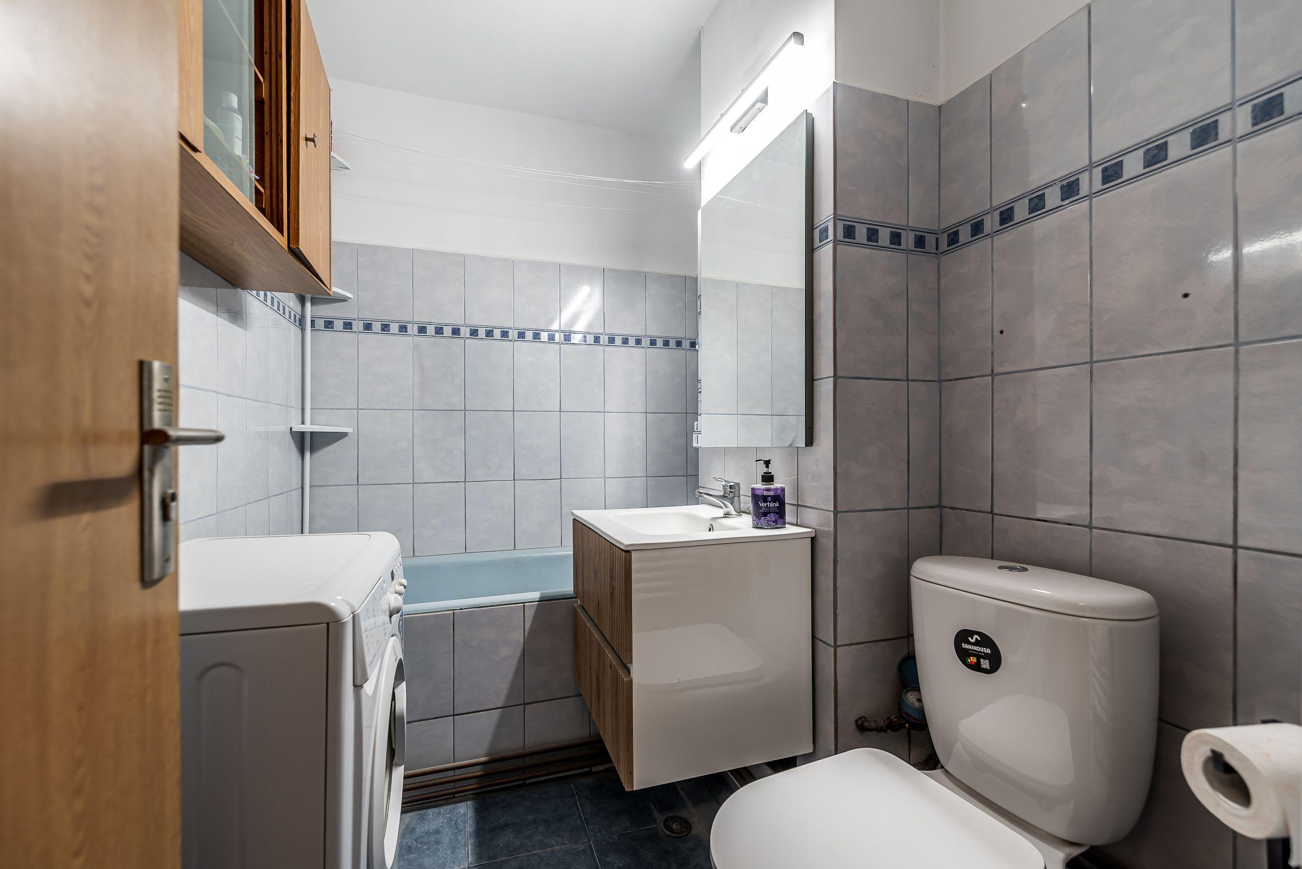 Apartament 2 camere decomandat - Etaj 2 - zona UTA - COMISION 0 - 6