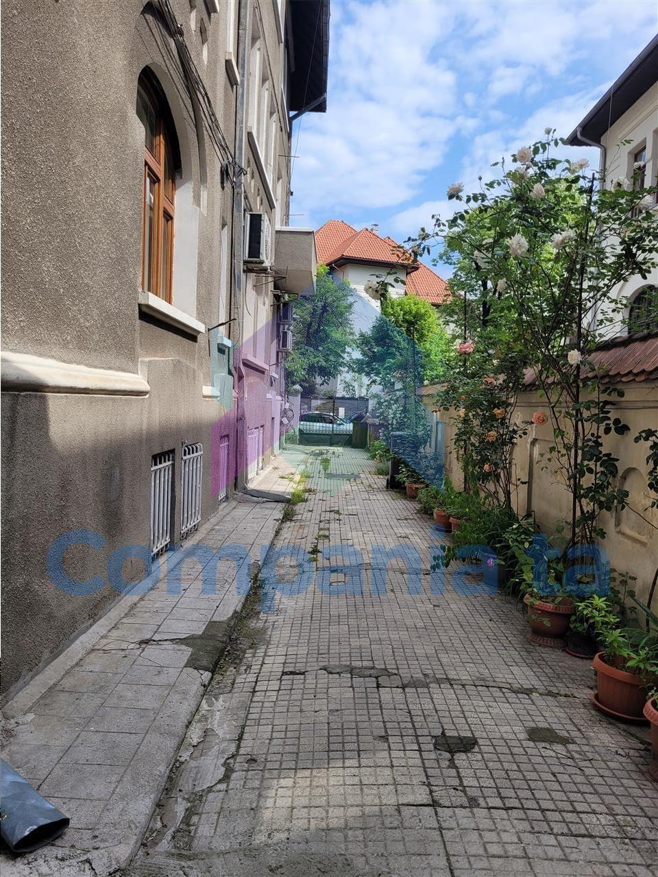 De vanzare Casă / Vilă cu 5 camere de vânzare în zona P-ta Sfantul Gheorghe - 3