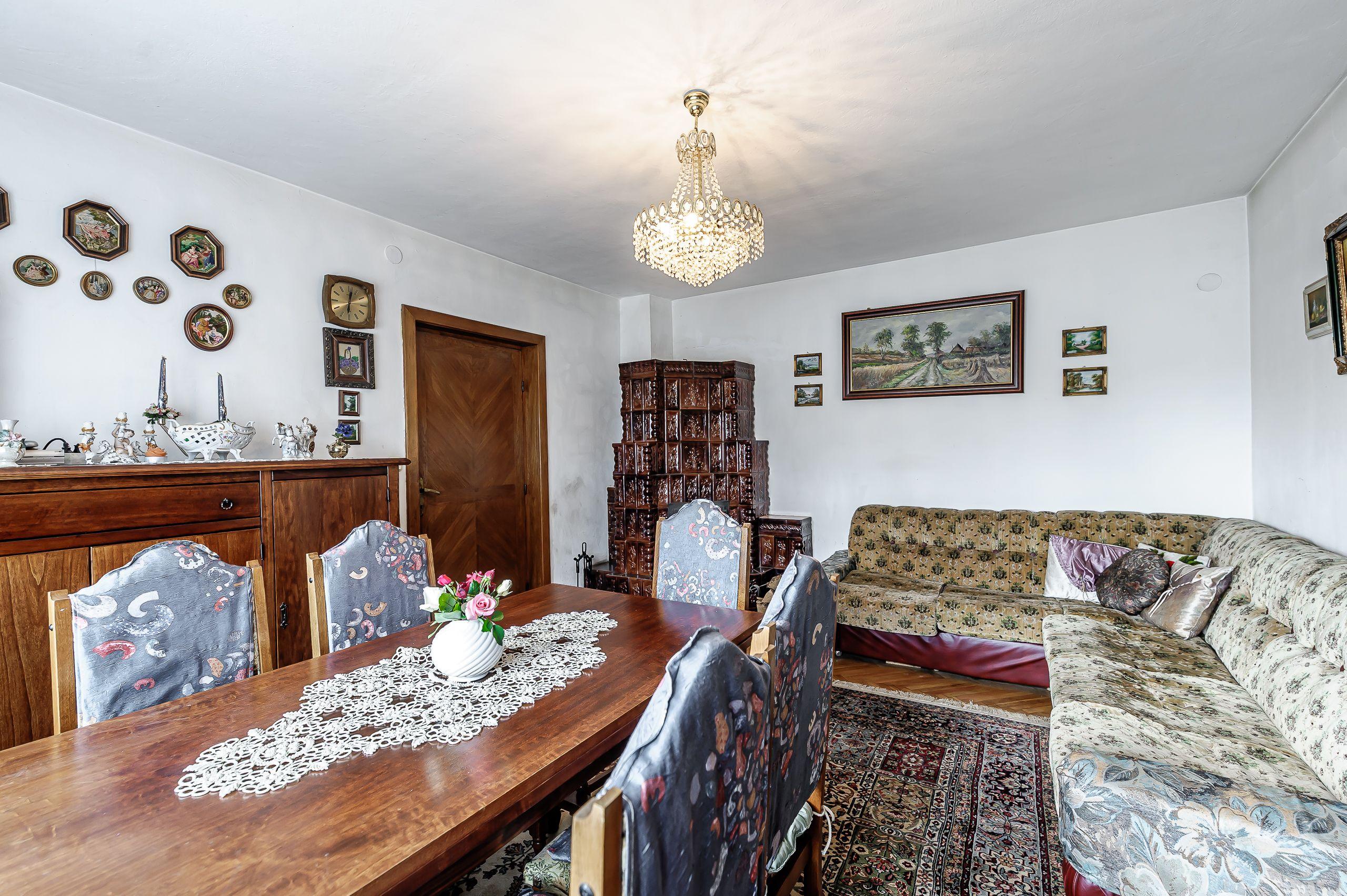 Casă din cărămidă cu 8 camere – zonă liniștită, LIPOVA - 7