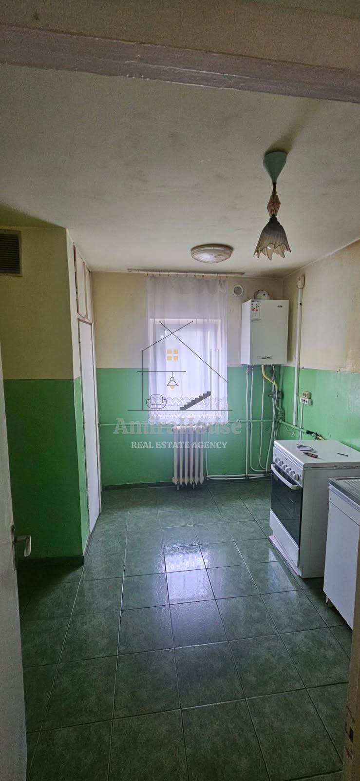 2.371 euro mpApartament 4 camere decomandat, 78 mp, et 1, zona str Maramuresului - 12