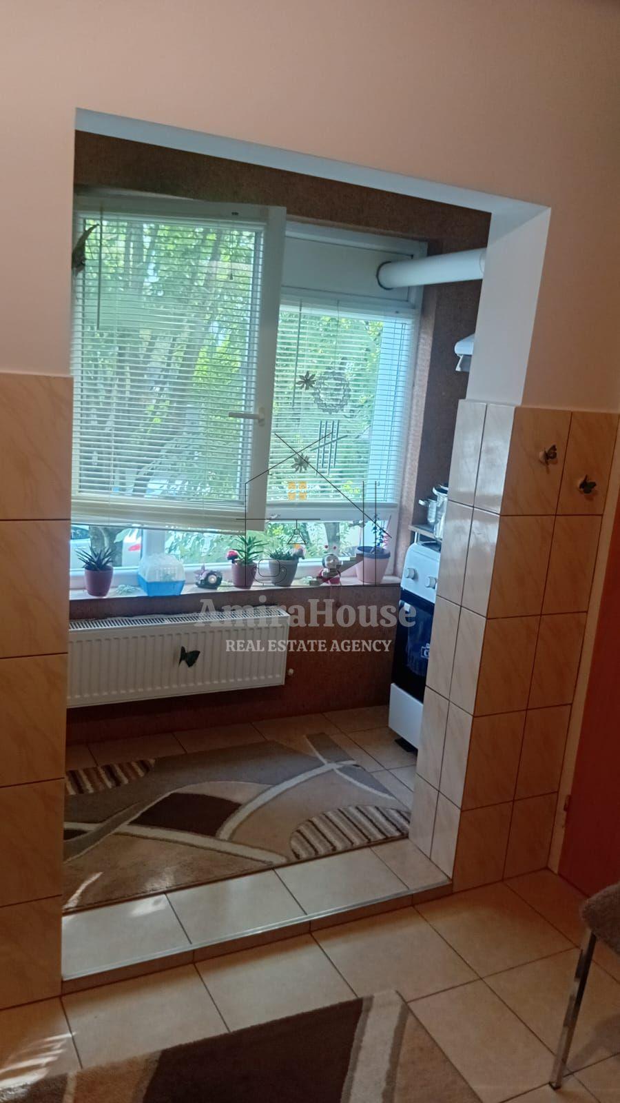 Apartament 2 camere, decomandat, etaj 1, str Tulcea - 10